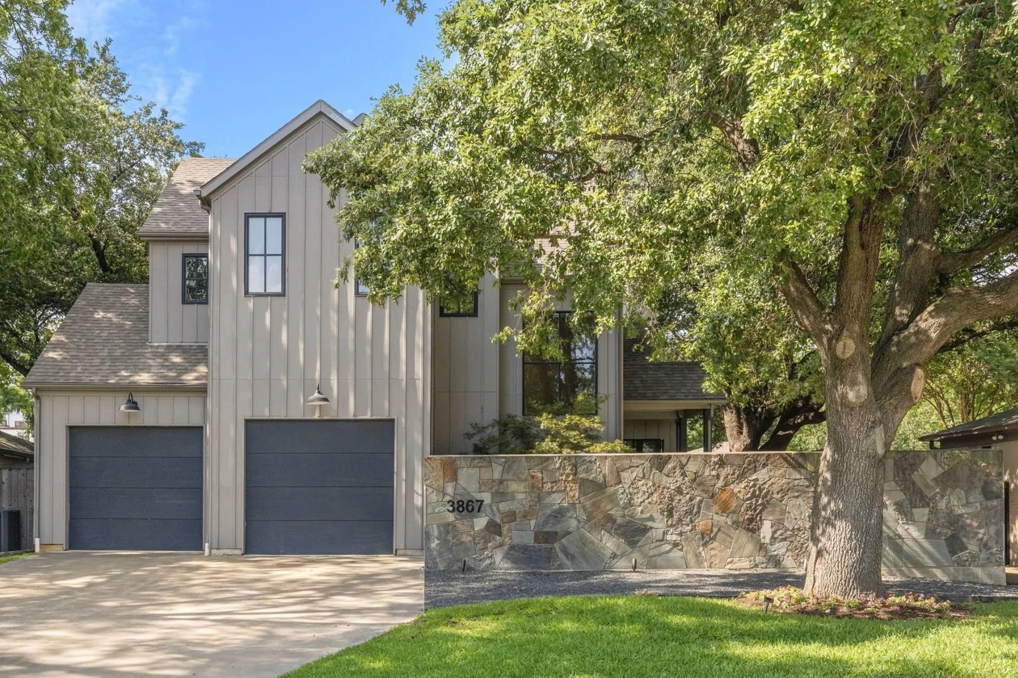 Single Family Residence For Sale in Dallas County , 3867 Van Ness Lane, Dallas, Texas 75220, 4 Bedroom, 6 Bathroom, 2 Garage spaces, 3,951 Sqft, built in 2017, mls#21405534, Real Estate Agent in Dallas, Homes For Sale in Dallas county, Homes For Sale in Dallas, Realtor in Dallas Texas, Real Estate Brokerage Independent Realty Texas, Luminita Cordes Realtor