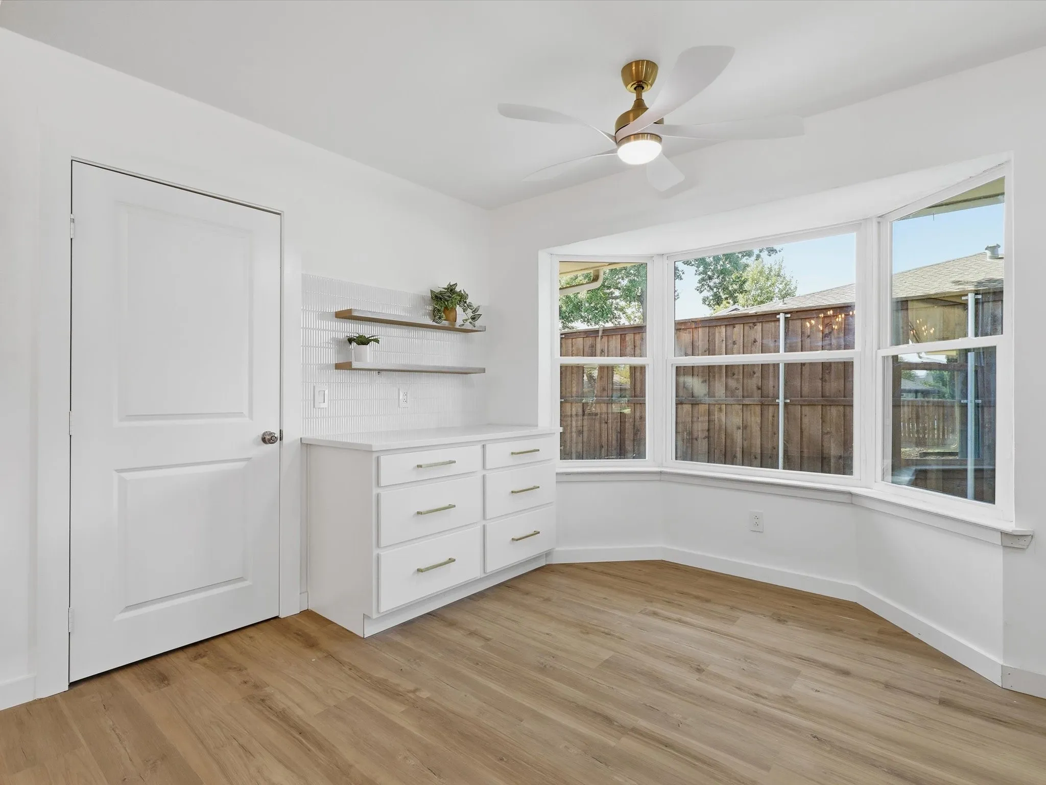 Single Family Residence For Sale in Collin County , 2500 Teakwood Lane, Plano, Texas 75075, 4 Bedroom, 2 Bathroom, 2 Garage spaces, 2,164 Sqft, built in 1974, mls#21403084, Real Estate Agent in Plano, Homes For Sale in Collin county, Homes For Sale in Plano, Realtor in Plano Texas, Real Estate Brokerage Independent Realty Texas, Luminita Cordes Realtor