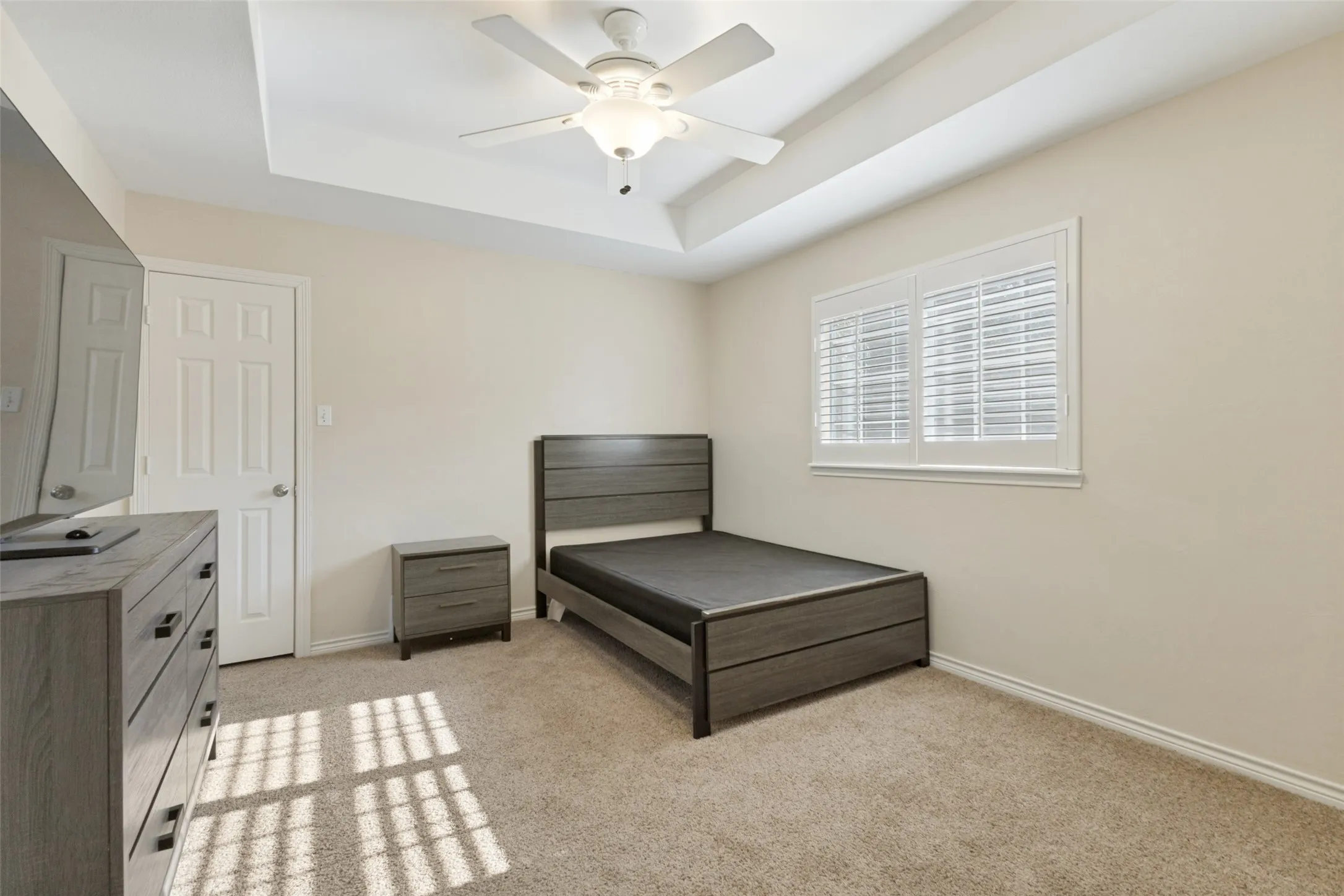 Single Family Residence For Rent in Rockwall County , 529 Chippendale Drive, Heath, Texas 75032, 5 Bedroom, 4 Bathroom, 3 Garage spaces, 3,196 Sqft, built in 1991, mls#21407750, Real Estate Agent in Heath, Homes For Rent in Rockwall county, Homes For Rent in Heath, Realtor in Heath Texas, Real Estate Brokerage Independent Realty Texas, Luminita Cordes Realtor