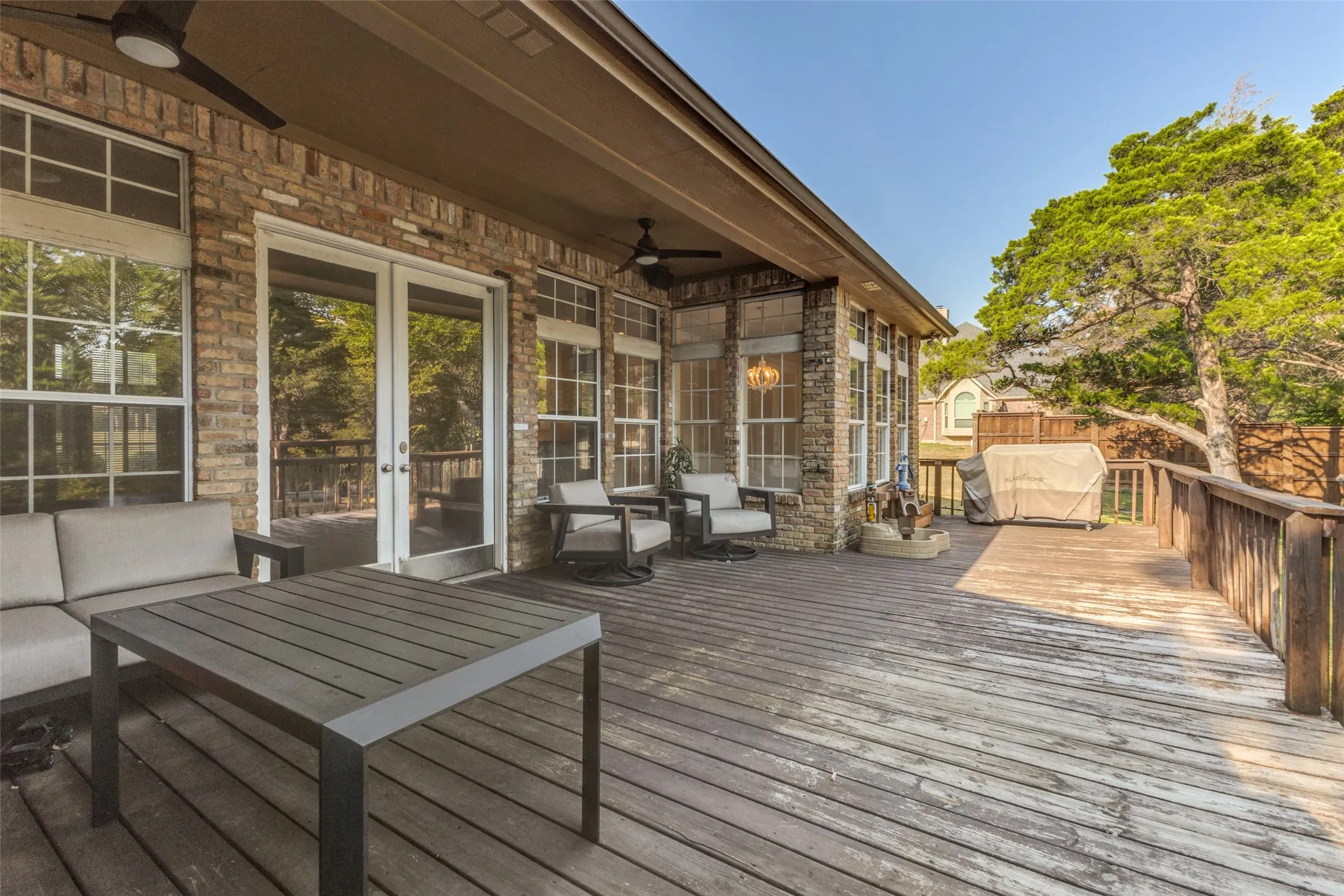 Single Family Residence For Rent in Rockwall County , 529 Chippendale Drive, Heath, Texas 75032, 5 Bedroom, 4 Bathroom, 3 Garage spaces, 3,196 Sqft, built in 1991, mls#21407750, Real Estate Agent in Heath, Homes For Rent in Rockwall county, Homes For Rent in Heath, Realtor in Heath Texas, Real Estate Brokerage Independent Realty Texas, Luminita Cordes Realtor