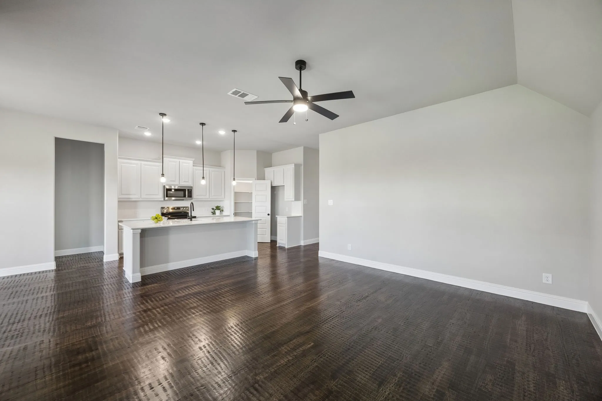 Single Family Residence For Sale in Collin County , 413 Jones Drive, Josephine, Texas 75173, 3 Bedroom, 2 Bathroom, 2 Garage spaces, 1,873 Sqft, built in 2025, mls#21407575, Real Estate Agent in Josephine, Homes For Sale in Collin county, Homes For Sale in Josephine, Realtor in Josephine Texas, Real Estate Brokerage Independent Realty Texas, Luminita Cordes Realtor