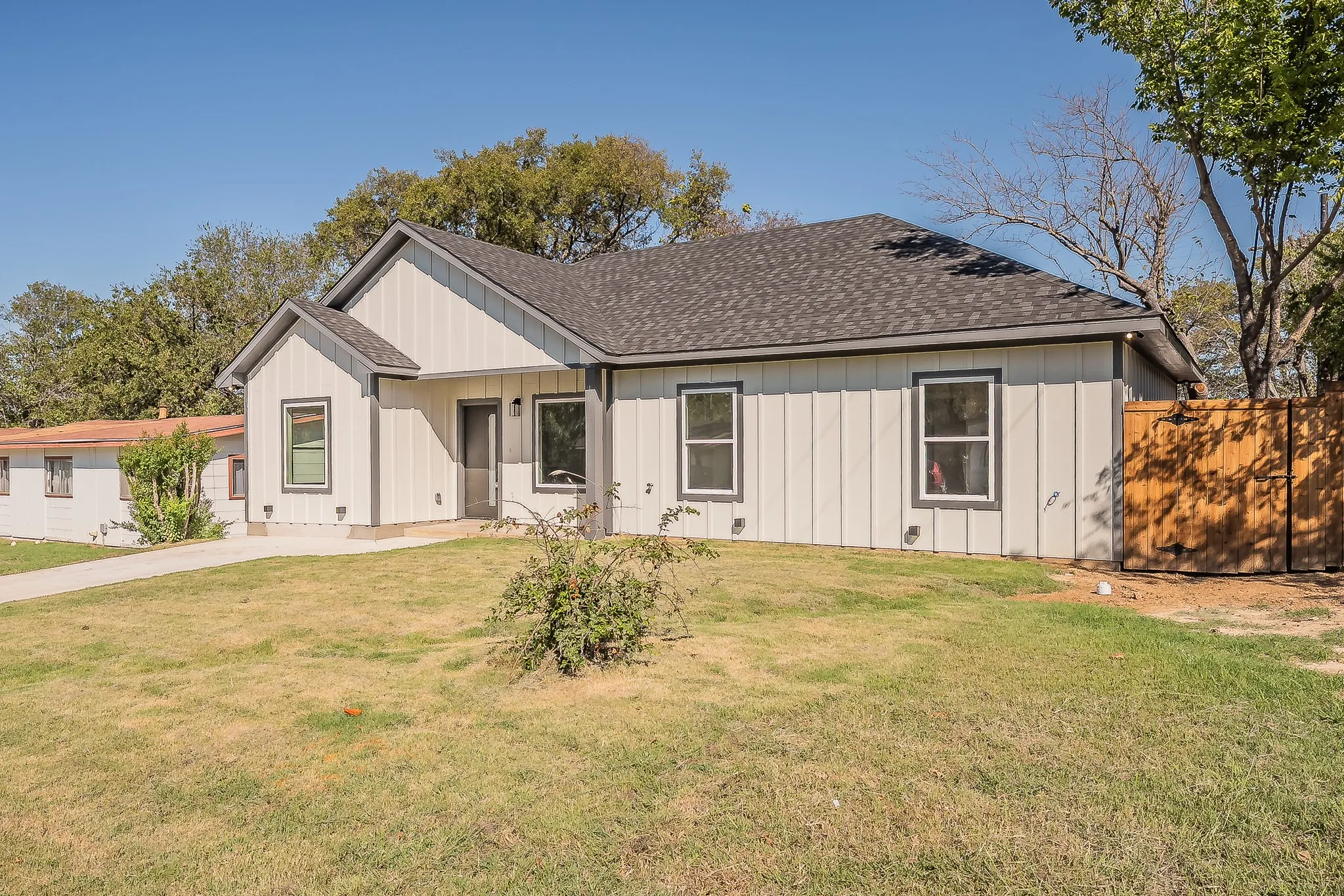 Single Family Residence For Sale in Wise County , 1019 Newby Avenue, Bridgeport, Texas 76426, 3 Bedroom, 2 Bathroom, Garage spaces, 1,371 Sqft, built in 2026, mls#21407748, Real Estate Agent in Bridgeport, Homes For Sale in Wise county, Homes For Sale in Bridgeport, Realtor in Bridgeport Texas, Real Estate Brokerage Independent Realty Texas, Luminita Cordes Realtor