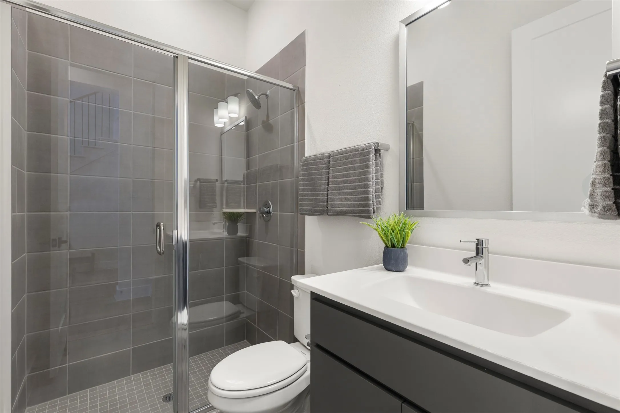 Full bath located right next to the