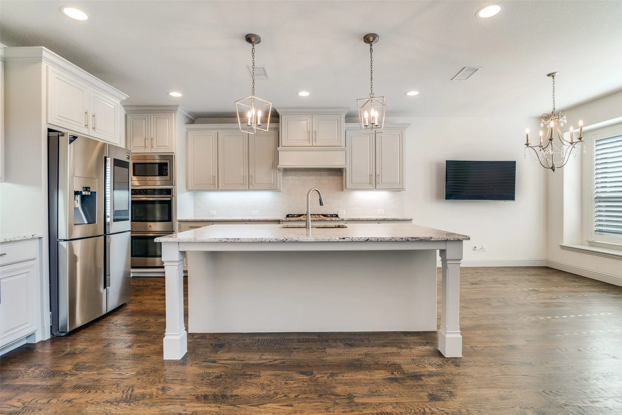 Single Family Residence For Sale in Collin County , 1842 Legendary Reef Way, Wylie, Texas 75098, 5 Bedroom, 4 Bathroom, 3 Garage spaces, 4,117 Sqft, built in 2016, mls#21406552, Real Estate Agent in Wylie, Homes For Sale in Collin county, Homes For Sale in Wylie, Realtor in Wylie Texas, Real Estate Brokerage Independent Realty Texas, Luminita Cordes Realtor