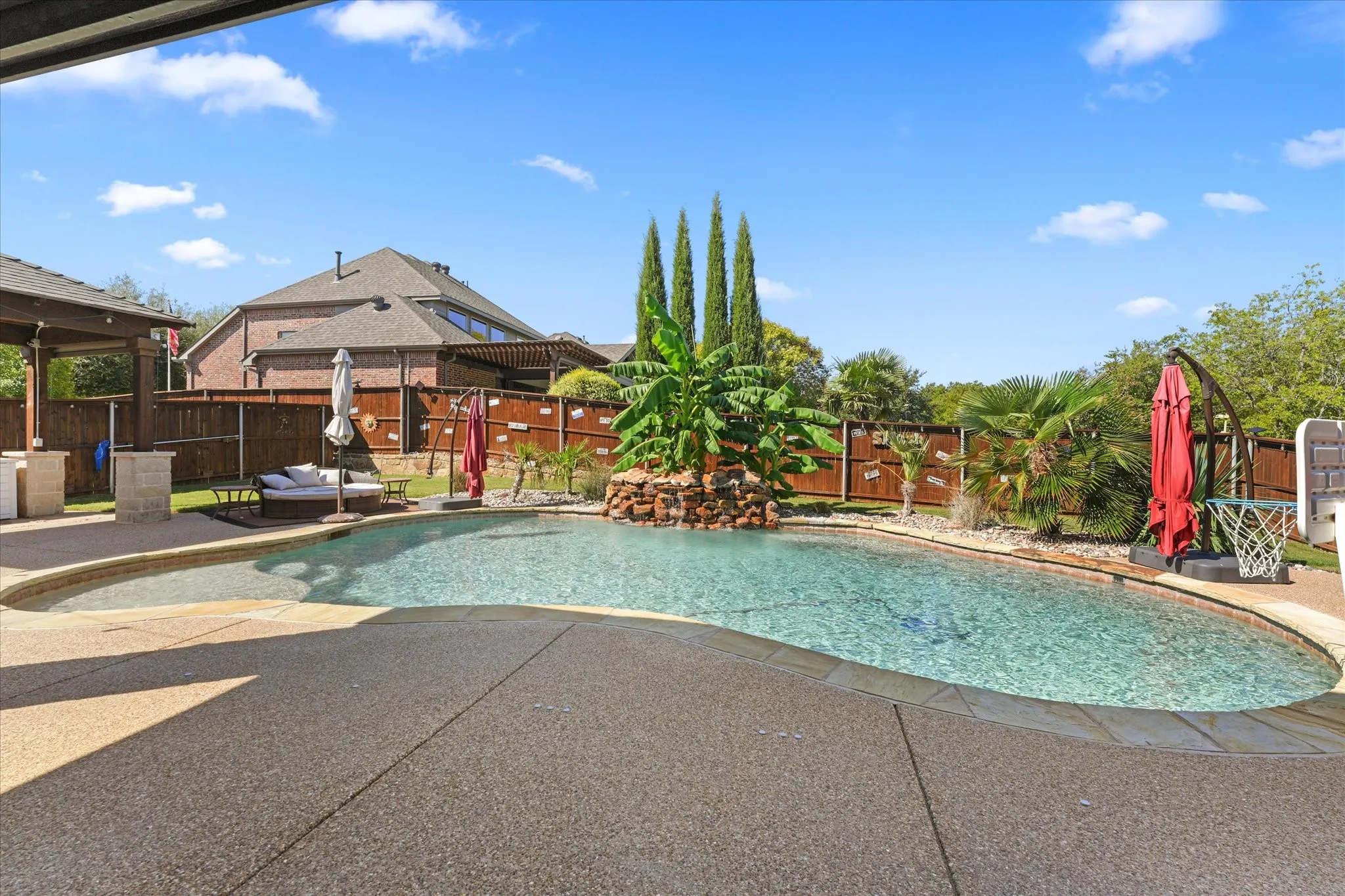 Single Family Residence For Sale in Denton County , 2723 Bondi Cove, Trophy Club, Texas 76262, 4 Bedroom, 4 Bathroom, 3 Garage spaces, 3,238 Sqft, built in 2010, mls#21406446, Real Estate Agent in Trophy Club, Homes For Sale in Denton county, Homes For Sale in Trophy Club, Realtor in Trophy Club Texas, Real Estate Brokerage Independent Realty Texas, Luminita Cordes Realtor