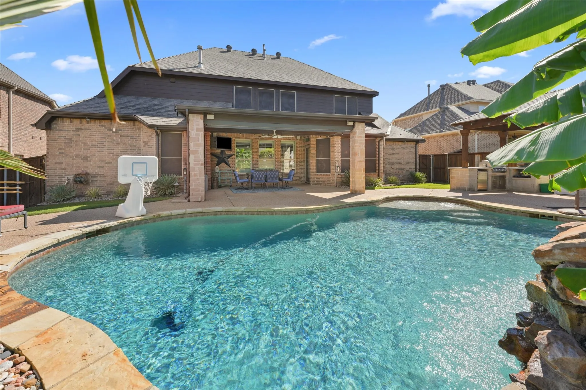 Single Family Residence For Sale in Denton County , 2723 Bondi Cove, Trophy Club, Texas 76262, 4 Bedroom, 4 Bathroom, 3 Garage spaces, 3,238 Sqft, built in 2010, mls#21406446, Real Estate Agent in Trophy Club, Homes For Sale in Denton county, Homes For Sale in Trophy Club, Realtor in Trophy Club Texas, Real Estate Brokerage Independent Realty Texas, Luminita Cordes Realtor