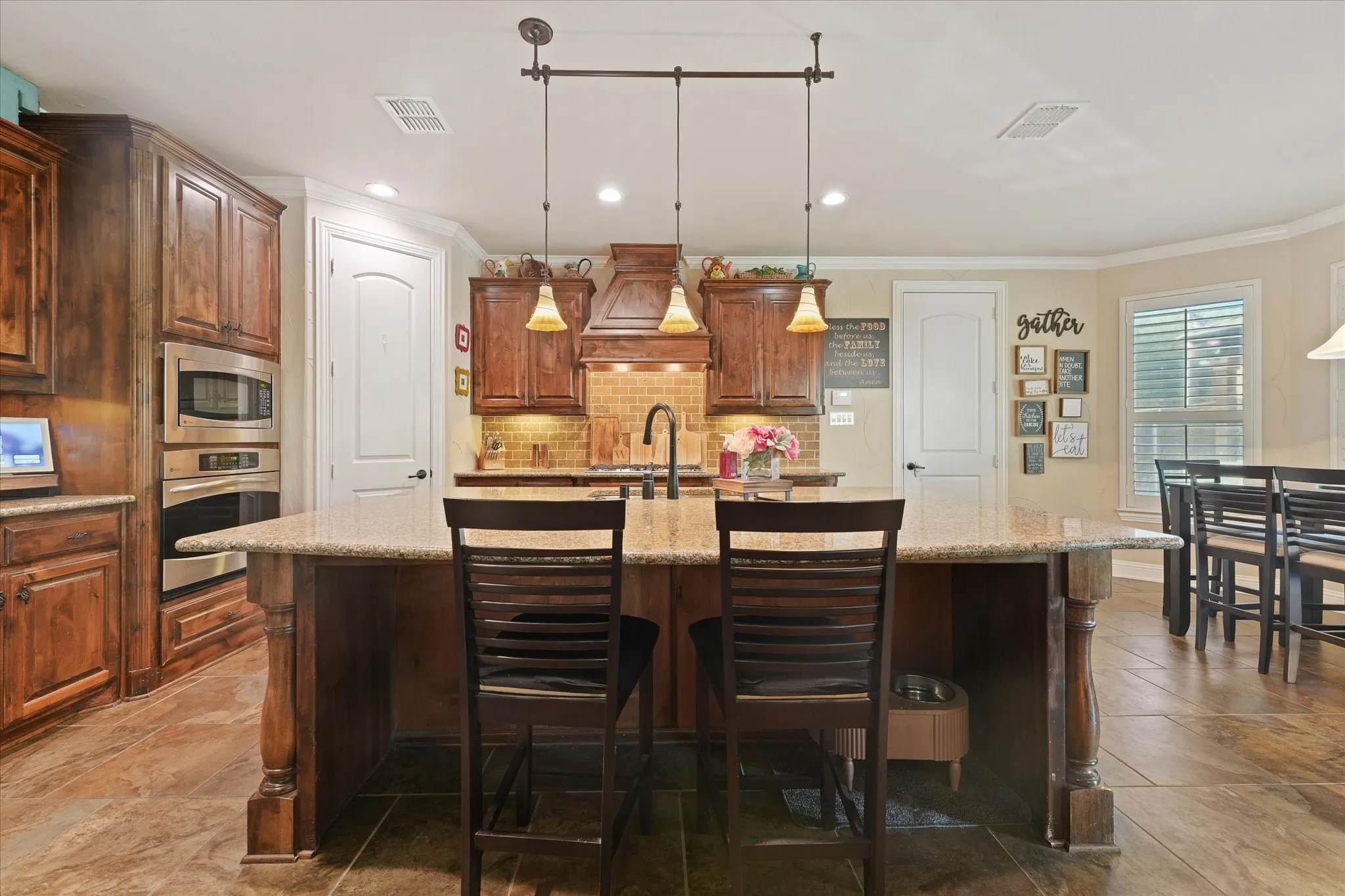 Single Family Residence For Sale in Denton County , 2723 Bondi Cove, Trophy Club, Texas 76262, 4 Bedroom, 4 Bathroom, 3 Garage spaces, 3,238 Sqft, built in 2010, mls#21406446, Real Estate Agent in Trophy Club, Homes For Sale in Denton county, Homes For Sale in Trophy Club, Realtor in Trophy Club Texas, Real Estate Brokerage Independent Realty Texas, Luminita Cordes Realtor
