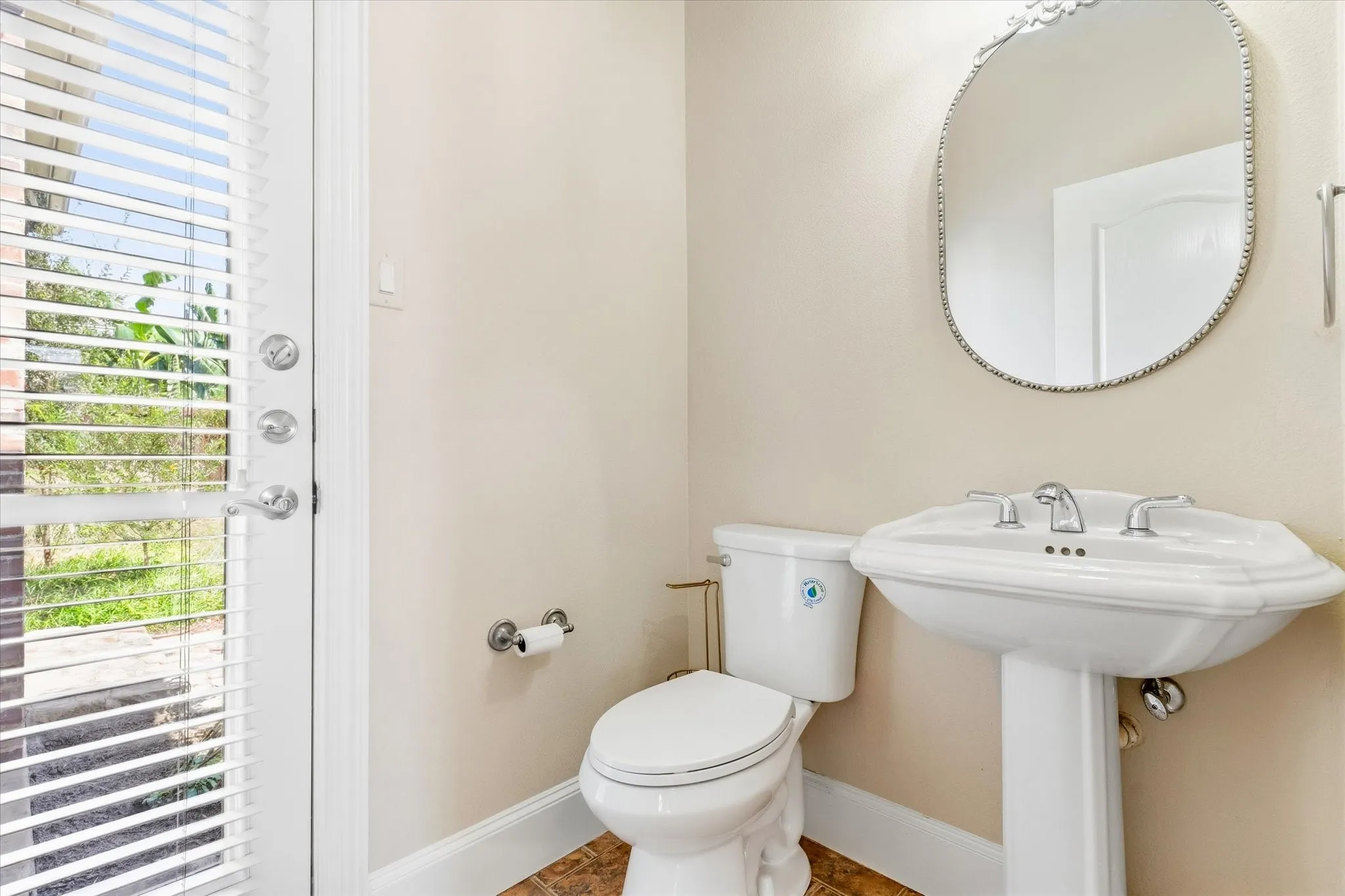 Single Family Residence For Sale in Tarrant County , 8200 Edgemont Court, North Richland Hills, Texas 76182, 4 Bedroom, 3 Bathroom, 2 Garage spaces, 2,588 Sqft, built in 2000, mls#21407168, Real Estate Agent in North Richland Hills, Homes For Sale in Tarrant county, Homes For Sale in North Richland Hills, Realtor in North Richland Hills Texas, Real Estate Brokerage Independent Realty Texas, Luminita Cordes Realtor