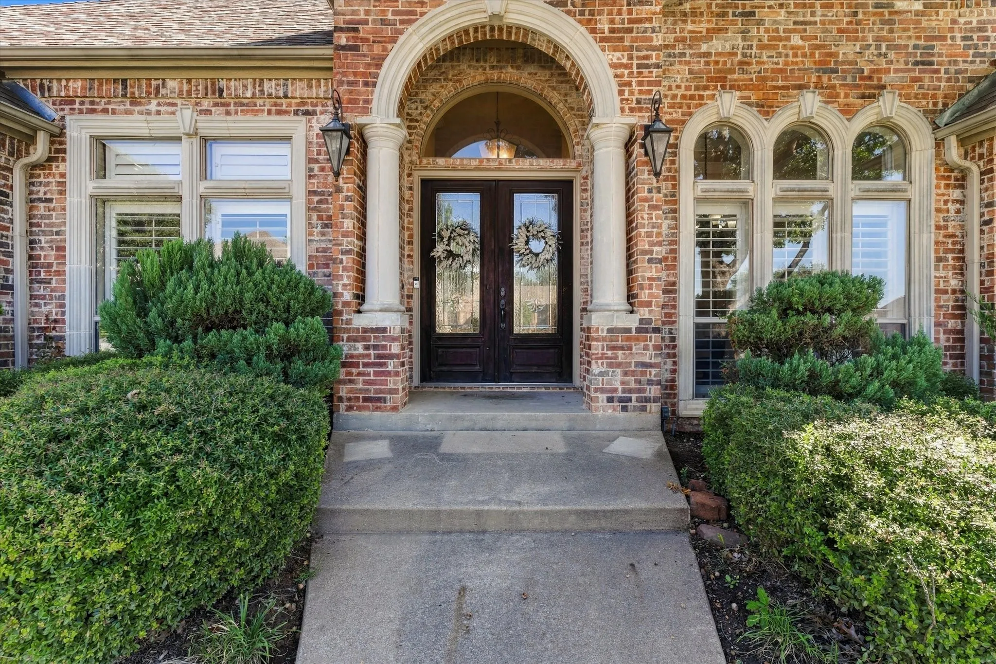 Single Family Residence For Sale in Tarrant County , 8200 Edgemont Court, North Richland Hills, Texas 76182, 4 Bedroom, 3 Bathroom, 2 Garage spaces, 2,588 Sqft, built in 2000, mls#21407168, Real Estate Agent in North Richland Hills, Homes For Sale in Tarrant county, Homes For Sale in North Richland Hills, Realtor in North Richland Hills Texas, Real Estate Brokerage Independent Realty Texas, Luminita Cordes Realtor