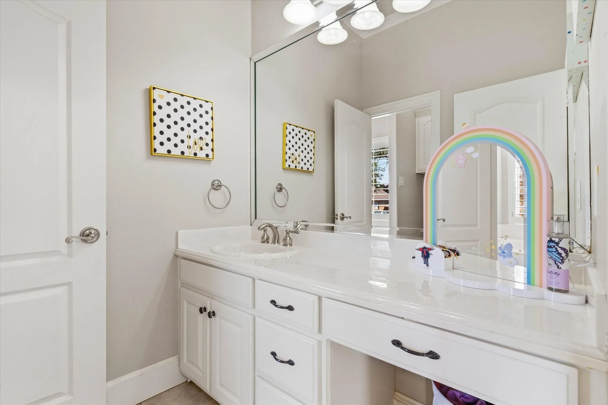 Single Family Residence For Sale in Tarrant County , 8200 Edgemont Court, North Richland Hills, Texas 76182, 4 Bedroom, 3 Bathroom, 2 Garage spaces, 2,588 Sqft, built in 2000, mls#21407168, Real Estate Agent in North Richland Hills, Homes For Sale in Tarrant county, Homes For Sale in North Richland Hills, Realtor in North Richland Hills Texas, Real Estate Brokerage Independent Realty Texas, Luminita Cordes Realtor