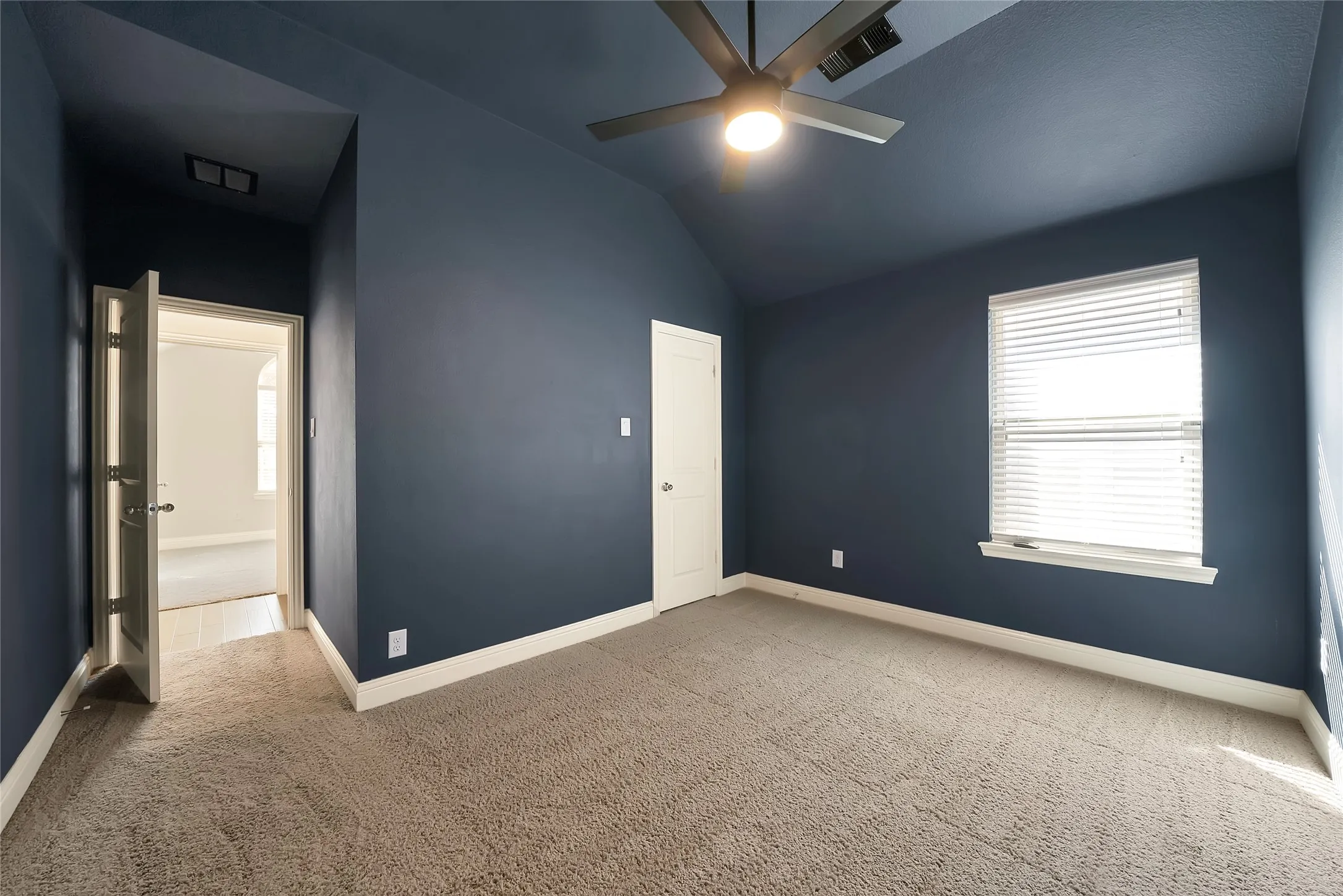 Single Family Residence For Sale in Denton County , 2029 Long Park Avenue, Prosper, Texas 75078, 3 Bedroom, 3 Bathroom, 2 Garage spaces, 2,248 Sqft, built in 2017, mls#21397279, Real Estate Agent in Prosper, Homes For Sale in Denton county, Homes For Sale in Prosper, Realtor in Prosper Texas, Real Estate Brokerage Independent Realty Texas, Luminita Cordes Realtor