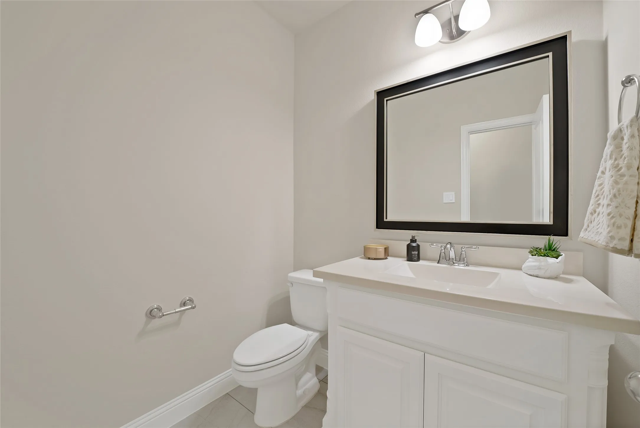 Single Family Residence For Sale in Denton County , 2029 Long Park Avenue, Prosper, Texas 75078, 3 Bedroom, 3 Bathroom, 2 Garage spaces, 2,248 Sqft, built in 2017, mls#21397279, Real Estate Agent in Prosper, Homes For Sale in Denton county, Homes For Sale in Prosper, Realtor in Prosper Texas, Real Estate Brokerage Independent Realty Texas, Luminita Cordes Realtor