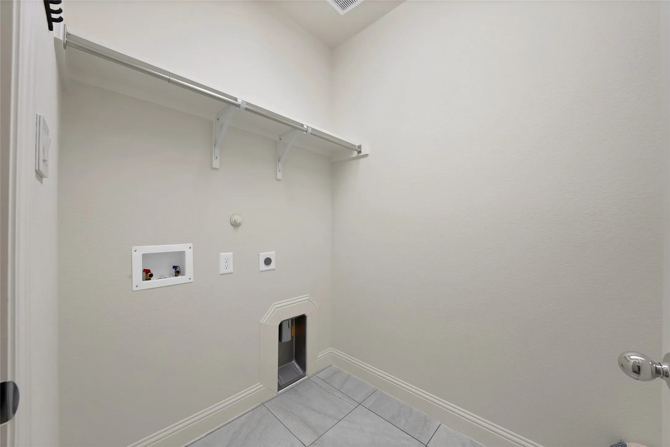 Single Family Residence For Sale in Denton County , 2029 Long Park Avenue, Prosper, Texas 75078, 3 Bedroom, 3 Bathroom, 2 Garage spaces, 2,248 Sqft, built in 2017, mls#21397279, Real Estate Agent in Prosper, Homes For Sale in Denton county, Homes For Sale in Prosper, Realtor in Prosper Texas, Real Estate Brokerage Independent Realty Texas, Luminita Cordes Realtor
