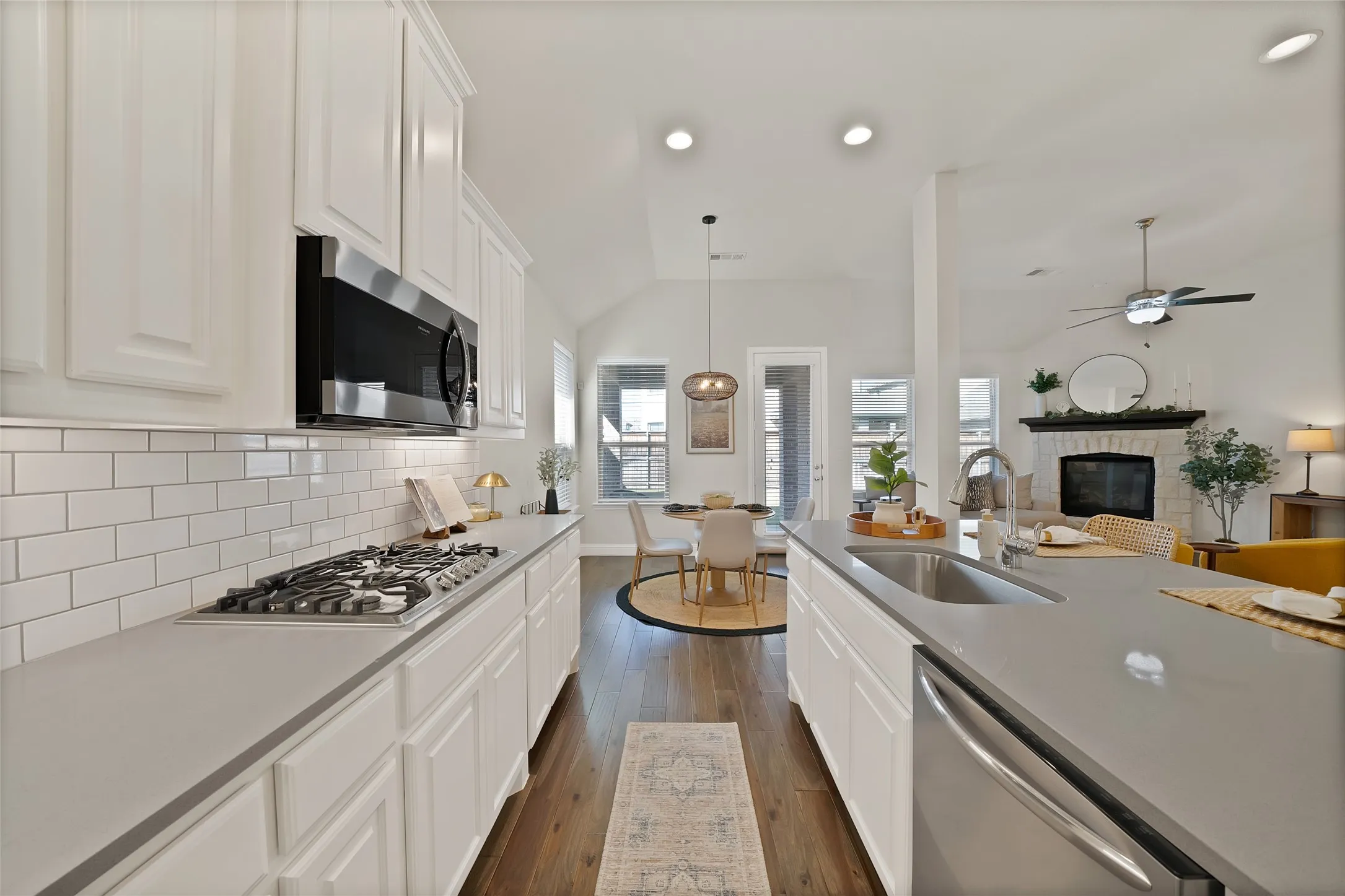 Single Family Residence For Sale in Denton County , 2029 Long Park Avenue, Prosper, Texas 75078, 3 Bedroom, 3 Bathroom, 2 Garage spaces, 2,248 Sqft, built in 2017, mls#21397279, Real Estate Agent in Prosper, Homes For Sale in Denton county, Homes For Sale in Prosper, Realtor in Prosper Texas, Real Estate Brokerage Independent Realty Texas, Luminita Cordes Realtor
