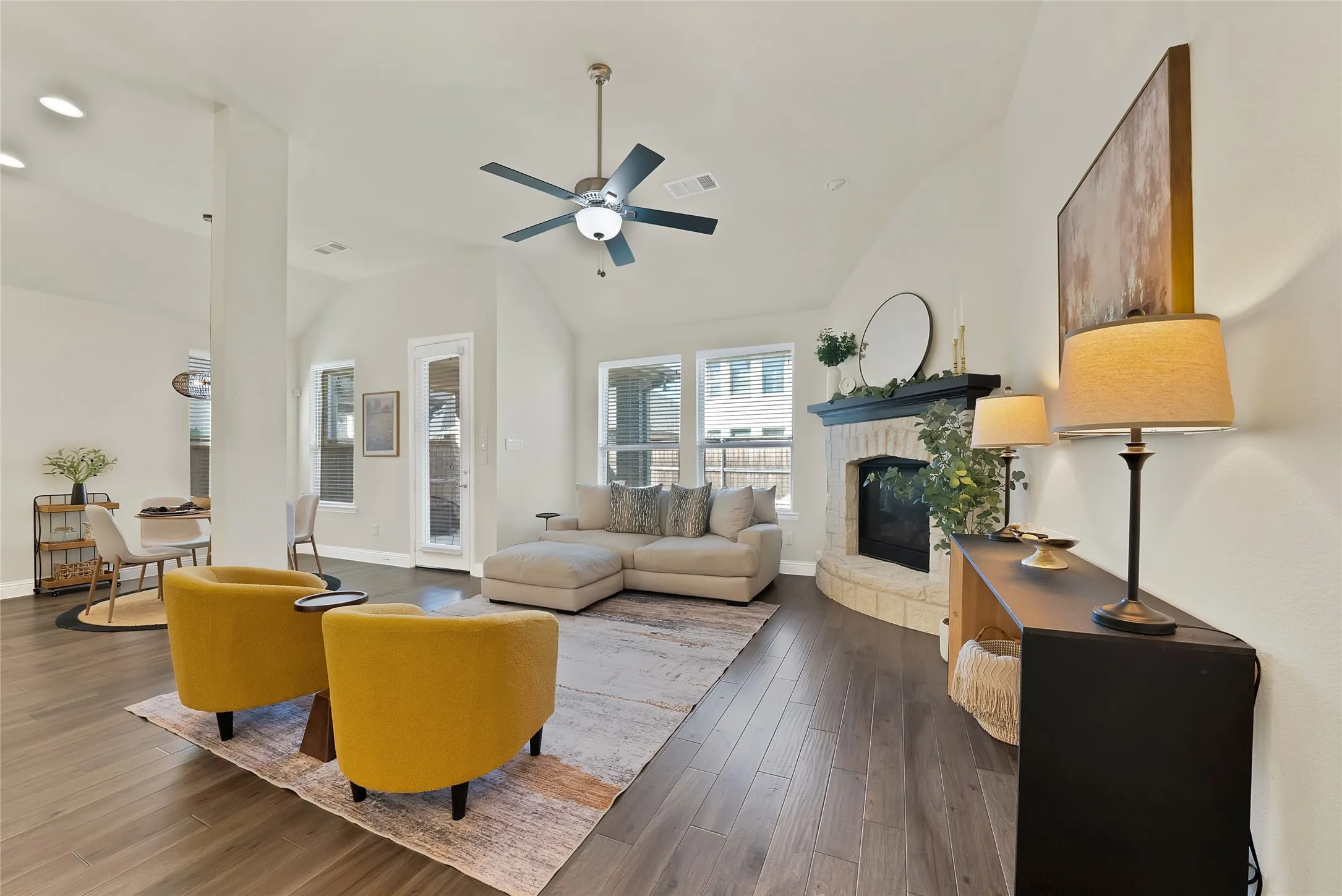 Single Family Residence For Sale in Denton County , 2029 Long Park Avenue, Prosper, Texas 75078, 3 Bedroom, 3 Bathroom, 2 Garage spaces, 2,248 Sqft, built in 2017, mls#21397279, Real Estate Agent in Prosper, Homes For Sale in Denton county, Homes For Sale in Prosper, Realtor in Prosper Texas, Real Estate Brokerage Independent Realty Texas, Luminita Cordes Realtor