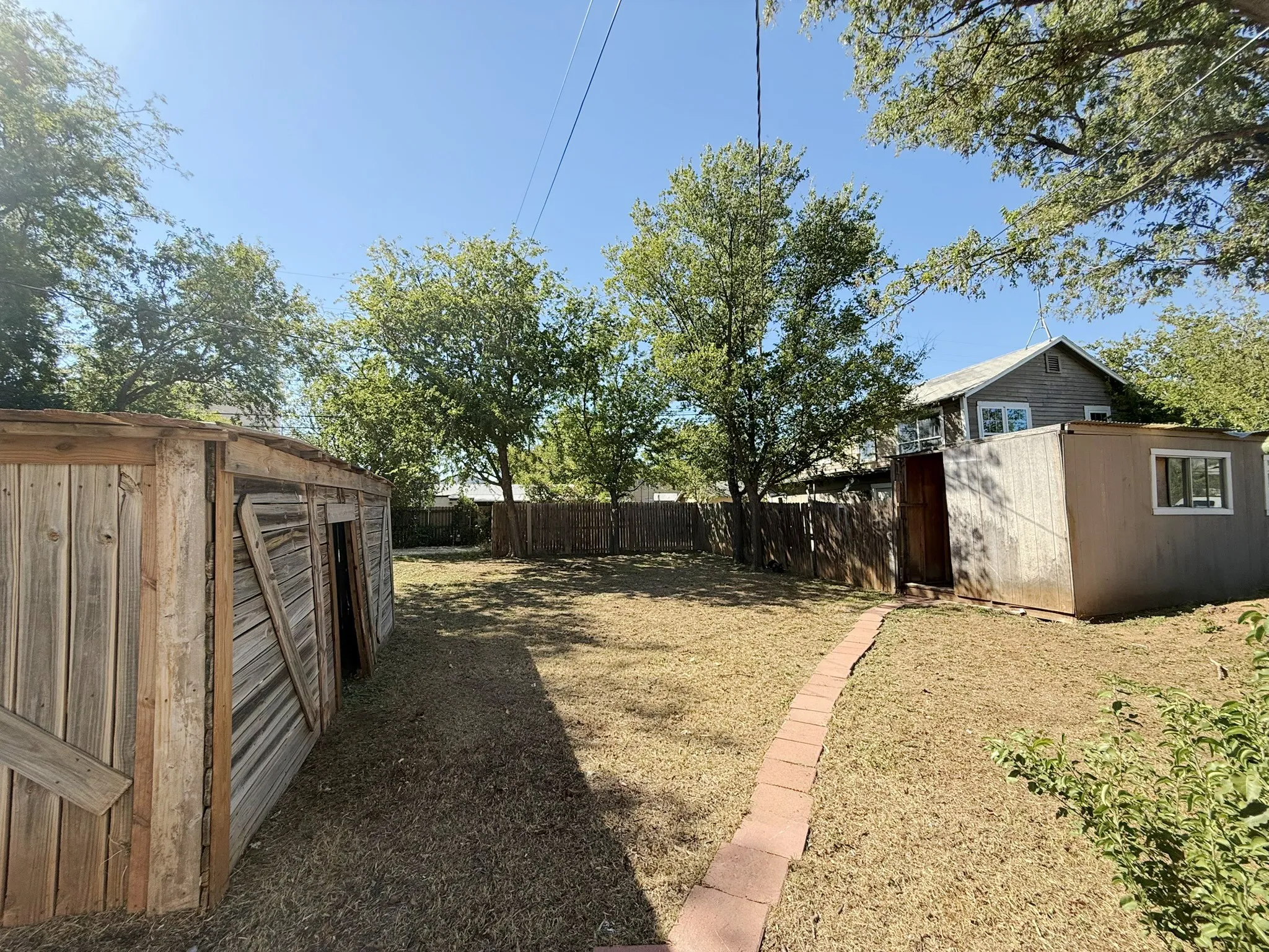 Single Family Residence For Sale in Taylor County , 1910 Sayles Boulevard, Abilene, Texas 79605, 4 Bedroom, 2 Bathroom, Garage spaces, 1,780 Sqft, built in 1927, mls#21346467, Real Estate Agent in Abilene, Homes For Sale in Taylor county, Homes For Sale in Abilene, Realtor in Abilene Texas, Real Estate Brokerage Independent Realty Texas, Luminita Cordes Realtor