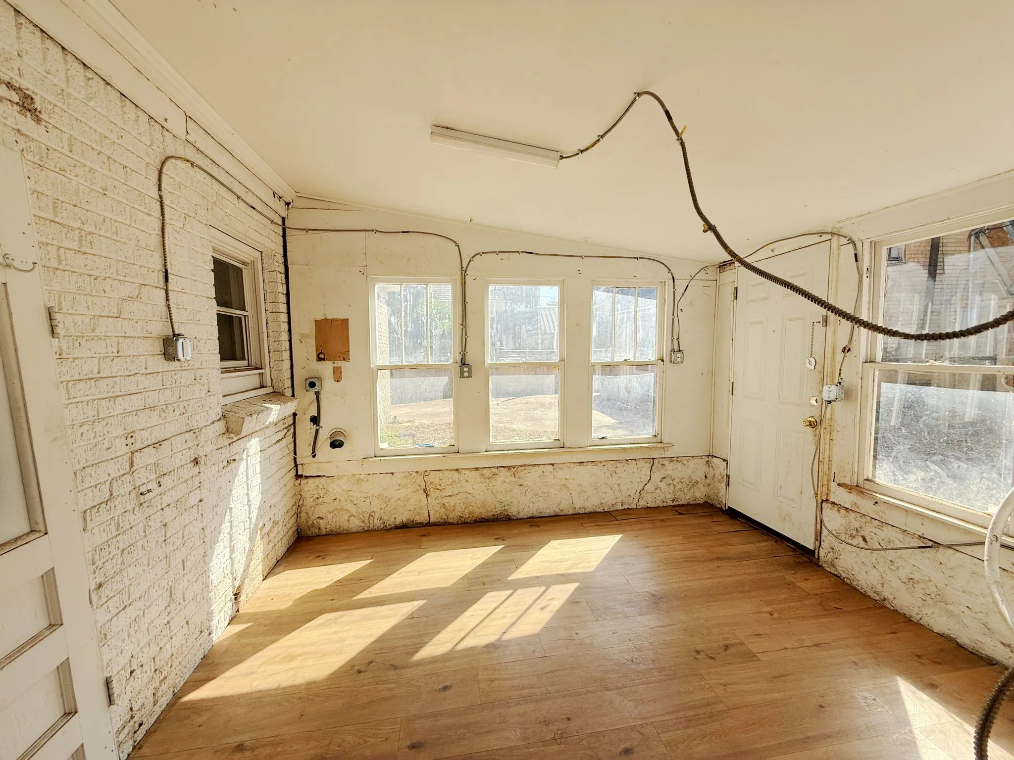Single Family Residence For Sale in Taylor County , 1910 Sayles Boulevard, Abilene, Texas 79605, 4 Bedroom, 2 Bathroom, Garage spaces, 1,780 Sqft, built in 1927, mls#21346467, Real Estate Agent in Abilene, Homes For Sale in Taylor county, Homes For Sale in Abilene, Realtor in Abilene Texas, Real Estate Brokerage Independent Realty Texas, Luminita Cordes Realtor
