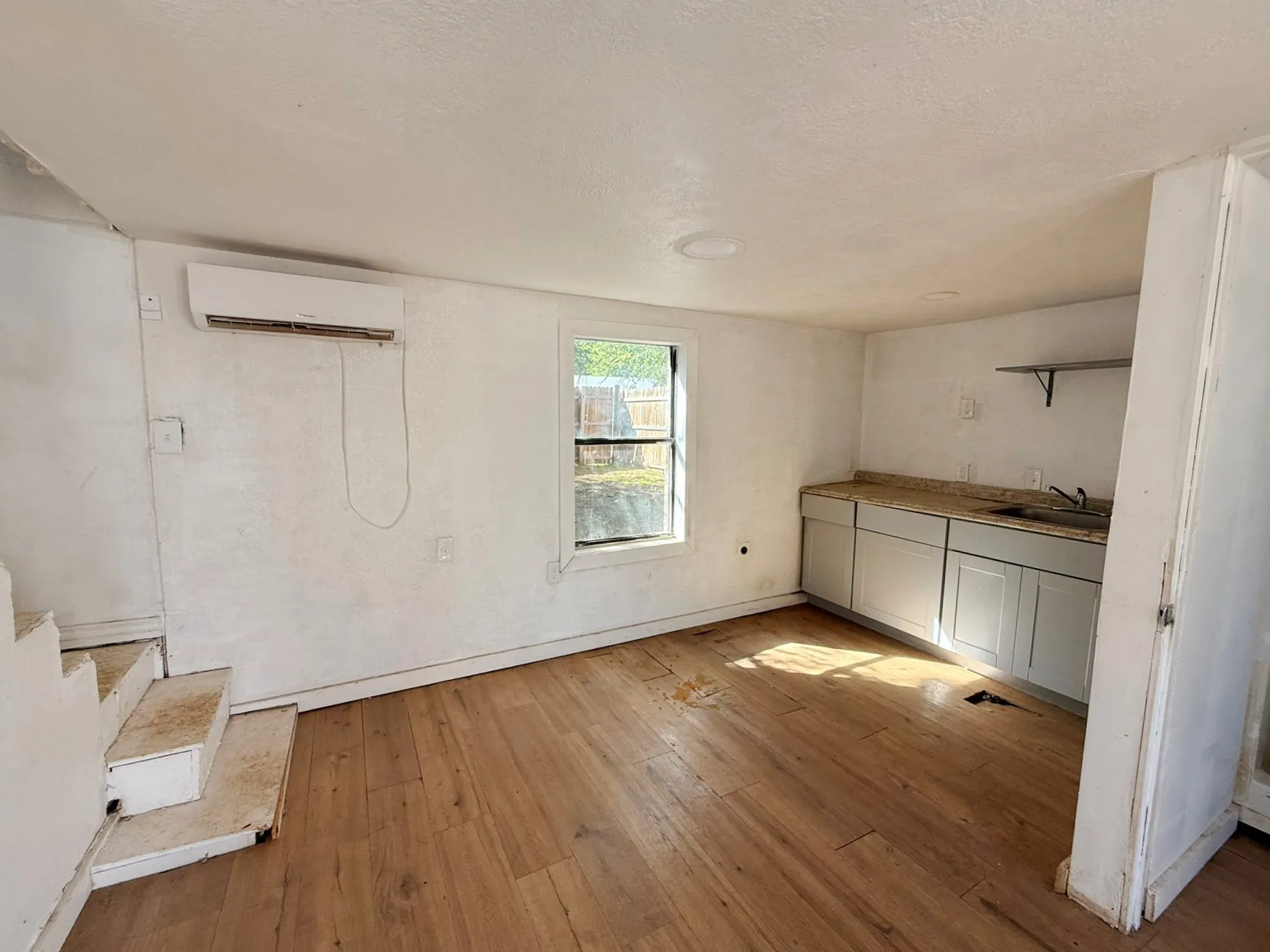 Single Family Residence For Sale in Taylor County , 1910 Sayles Boulevard, Abilene, Texas 79605, 4 Bedroom, 2 Bathroom, Garage spaces, 1,780 Sqft, built in 1927, mls#21346467, Real Estate Agent in Abilene, Homes For Sale in Taylor county, Homes For Sale in Abilene, Realtor in Abilene Texas, Real Estate Brokerage Independent Realty Texas, Luminita Cordes Realtor