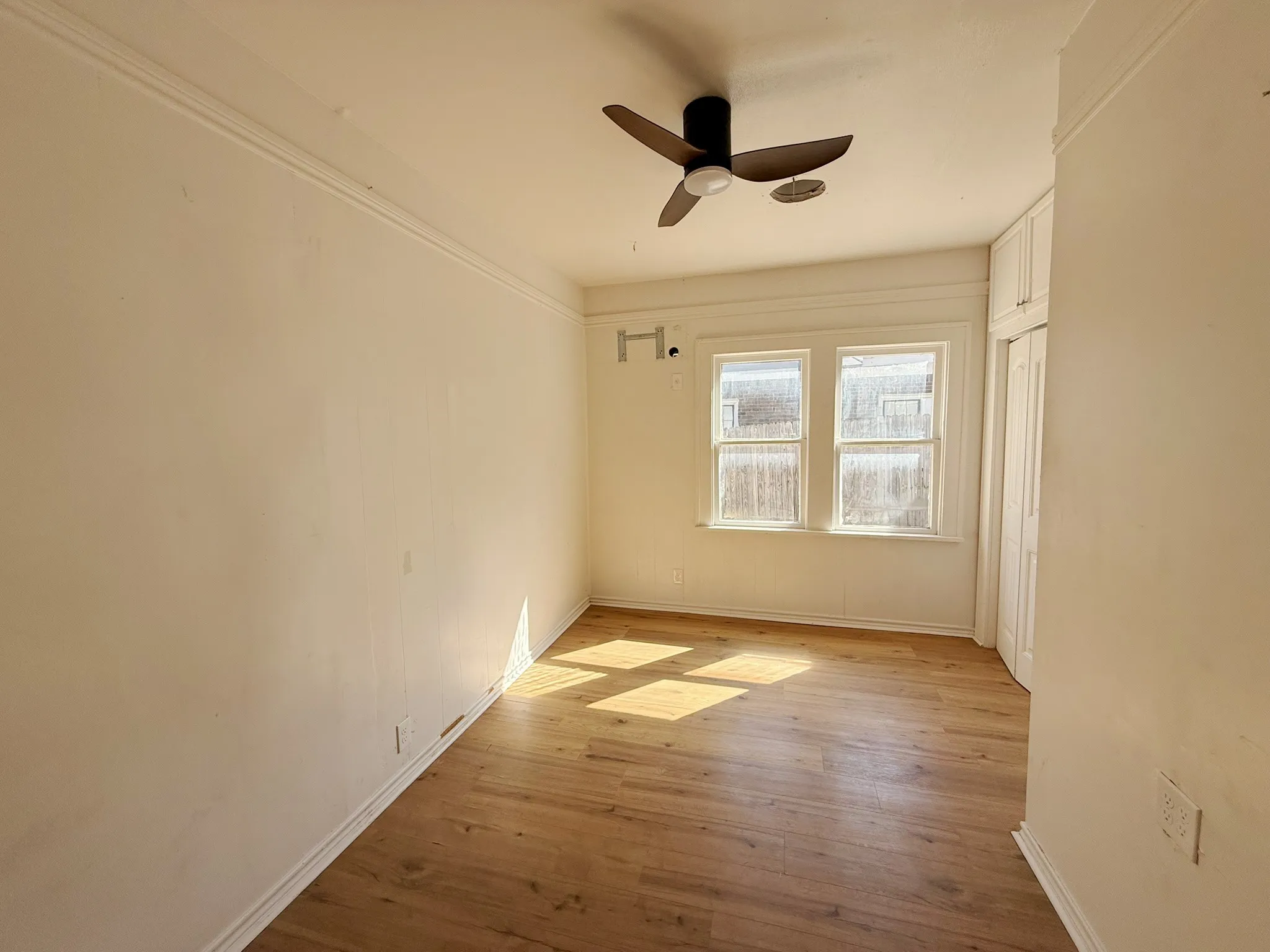 Single Family Residence For Sale in Taylor County , 1910 Sayles Boulevard, Abilene, Texas 79605, 4 Bedroom, 2 Bathroom, Garage spaces, 1,780 Sqft, built in 1927, mls#21346467, Real Estate Agent in Abilene, Homes For Sale in Taylor county, Homes For Sale in Abilene, Realtor in Abilene Texas, Real Estate Brokerage Independent Realty Texas, Luminita Cordes Realtor