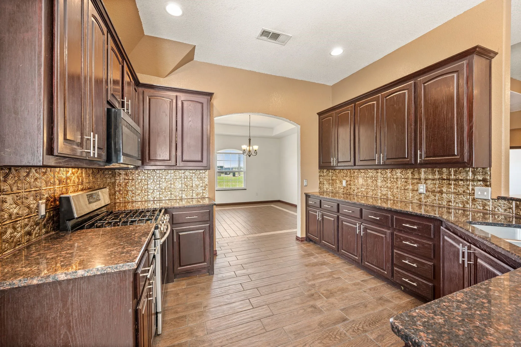 Single Family Residence For Sale in Parker County , 939 Old Reno Road, Reno, Texas 76082, 4 Bedroom, 2 Bathroom, 2 Garage spaces, 2,607 Sqft, built in 2014, mls#21404502, Real Estate Agent in Reno, Homes For Sale in Parker county, Homes For Sale in Reno, Realtor in Reno Texas, Real Estate Brokerage Independent Realty Texas, Luminita Cordes Realtor
