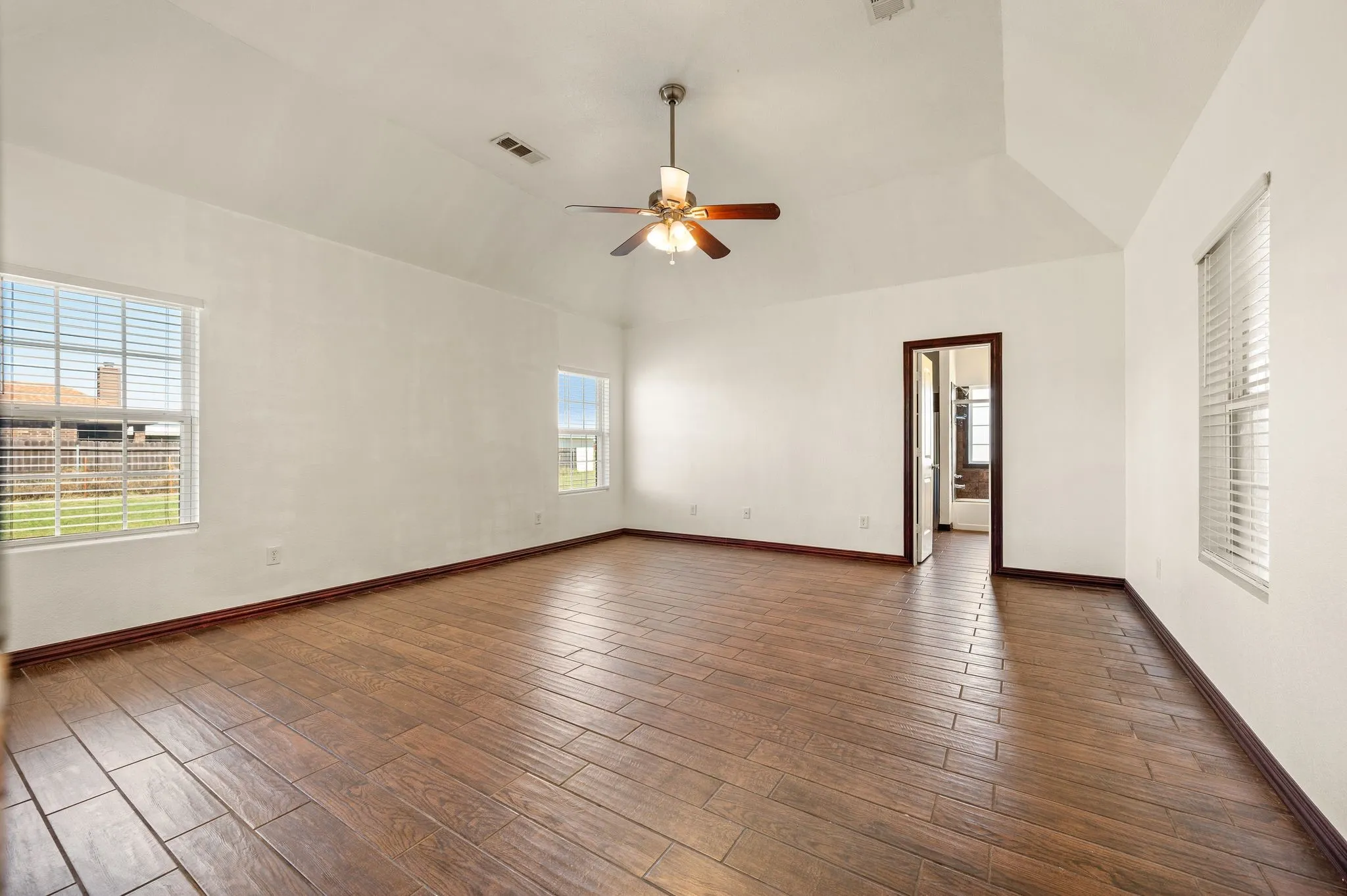 Single Family Residence For Sale in Parker County , 939 Old Reno Road, Reno, Texas 76082, 4 Bedroom, 2 Bathroom, 2 Garage spaces, 2,607 Sqft, built in 2014, mls#21404502, Real Estate Agent in Reno, Homes For Sale in Parker county, Homes For Sale in Reno, Realtor in Reno Texas, Real Estate Brokerage Independent Realty Texas, Luminita Cordes Realtor