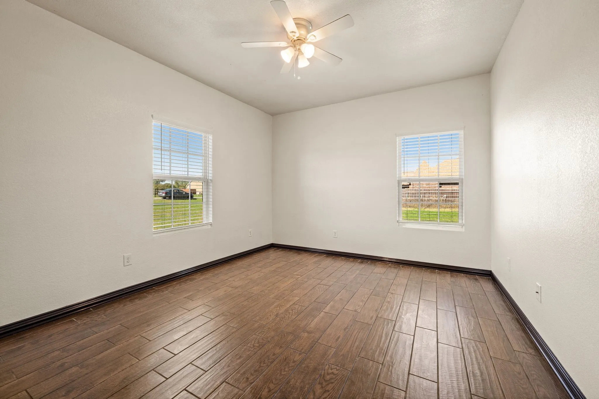Single Family Residence For Sale in Parker County , 939 Old Reno Road, Reno, Texas 76082, 4 Bedroom, 2 Bathroom, 2 Garage spaces, 2,607 Sqft, built in 2014, mls#21404502, Real Estate Agent in Reno, Homes For Sale in Parker county, Homes For Sale in Reno, Realtor in Reno Texas, Real Estate Brokerage Independent Realty Texas, Luminita Cordes Realtor