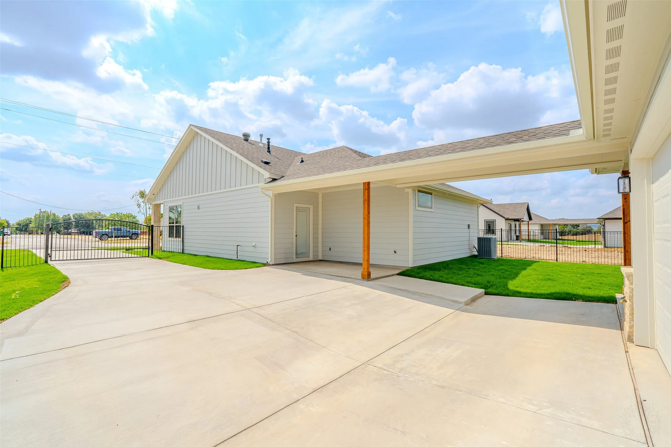 Single Family Residence For Sale in Bosque County , 112 K Street, Meridian, Texas 76665, 3 Bedroom, 2 Bathroom, 2 Garage spaces, 1,618 Sqft, built in 2026, mls#21403849, Real Estate Agent in Meridian, Homes For Sale in Bosque county, Homes For Sale in Meridian, Realtor in Meridian Texas, Real Estate Brokerage Independent Realty Texas, Luminita Cordes Realtor