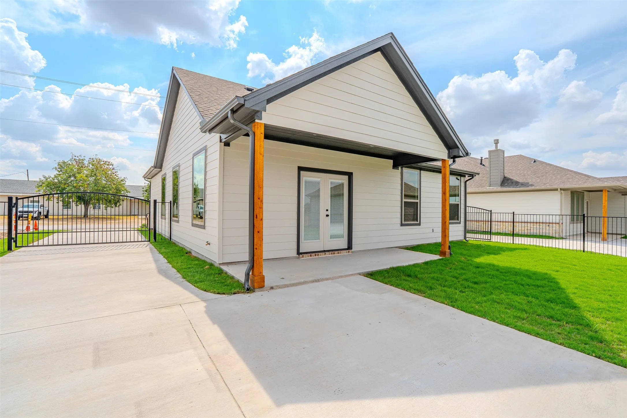 Single Family Residence For Sale in Bosque County , 108 K Street, Meridian, Texas 76665, 3 Bedroom, 2 Bathroom, 2 Garage spaces, 1,466 Sqft, built in 2026, mls#21403673, Real Estate Agent in Meridian, Homes For Sale in Bosque county, Homes For Sale in Meridian, Realtor in Meridian Texas, Real Estate Brokerage Independent Realty Texas, Luminita Cordes Realtor