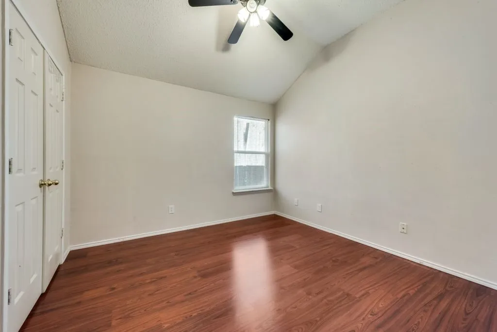 Single Family Residence For Rent in Tarrant County , 325 Crestview Drive, Arlington, Texas 76018, 4 Bedroom, 2 Bathroom, 2 Garage spaces, 2,201 Sqft, built in 1995, mls#21407762, Real Estate Agent in Arlington, Homes For Rent in Tarrant county, Homes For Rent in Arlington, Realtor in Arlington Texas, Real Estate Brokerage Independent Realty Texas, Luminita Cordes Realtor