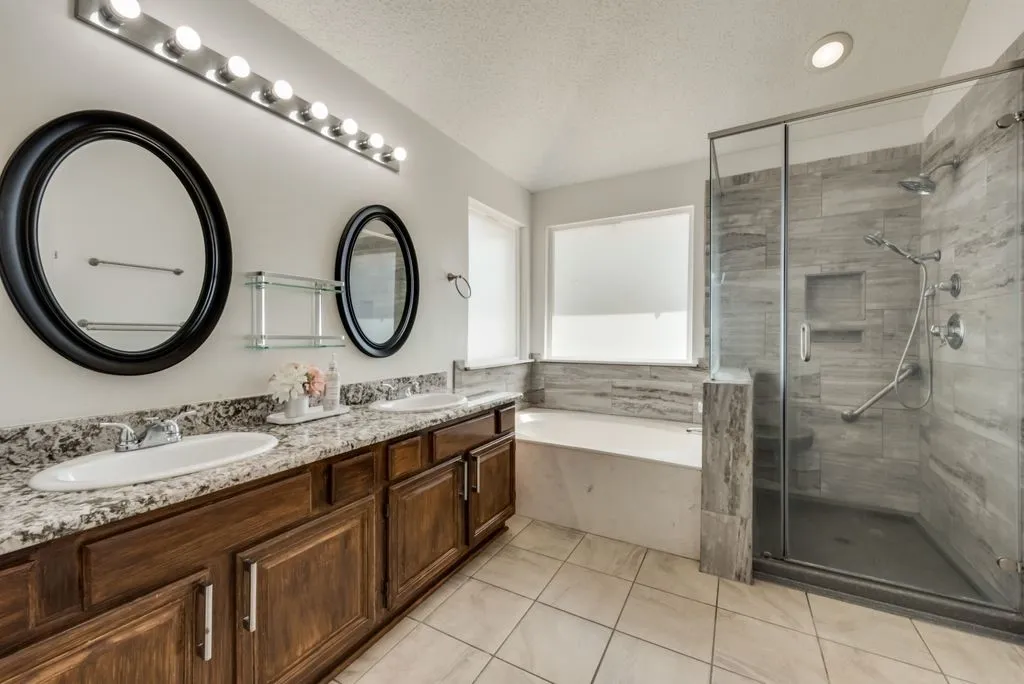 Single Family Residence For Rent in Tarrant County , 325 Crestview Drive, Arlington, Texas 76018, 4 Bedroom, 2 Bathroom, 2 Garage spaces, 2,201 Sqft, built in 1995, mls#21407762, Real Estate Agent in Arlington, Homes For Rent in Tarrant county, Homes For Rent in Arlington, Realtor in Arlington Texas, Real Estate Brokerage Independent Realty Texas, Luminita Cordes Realtor