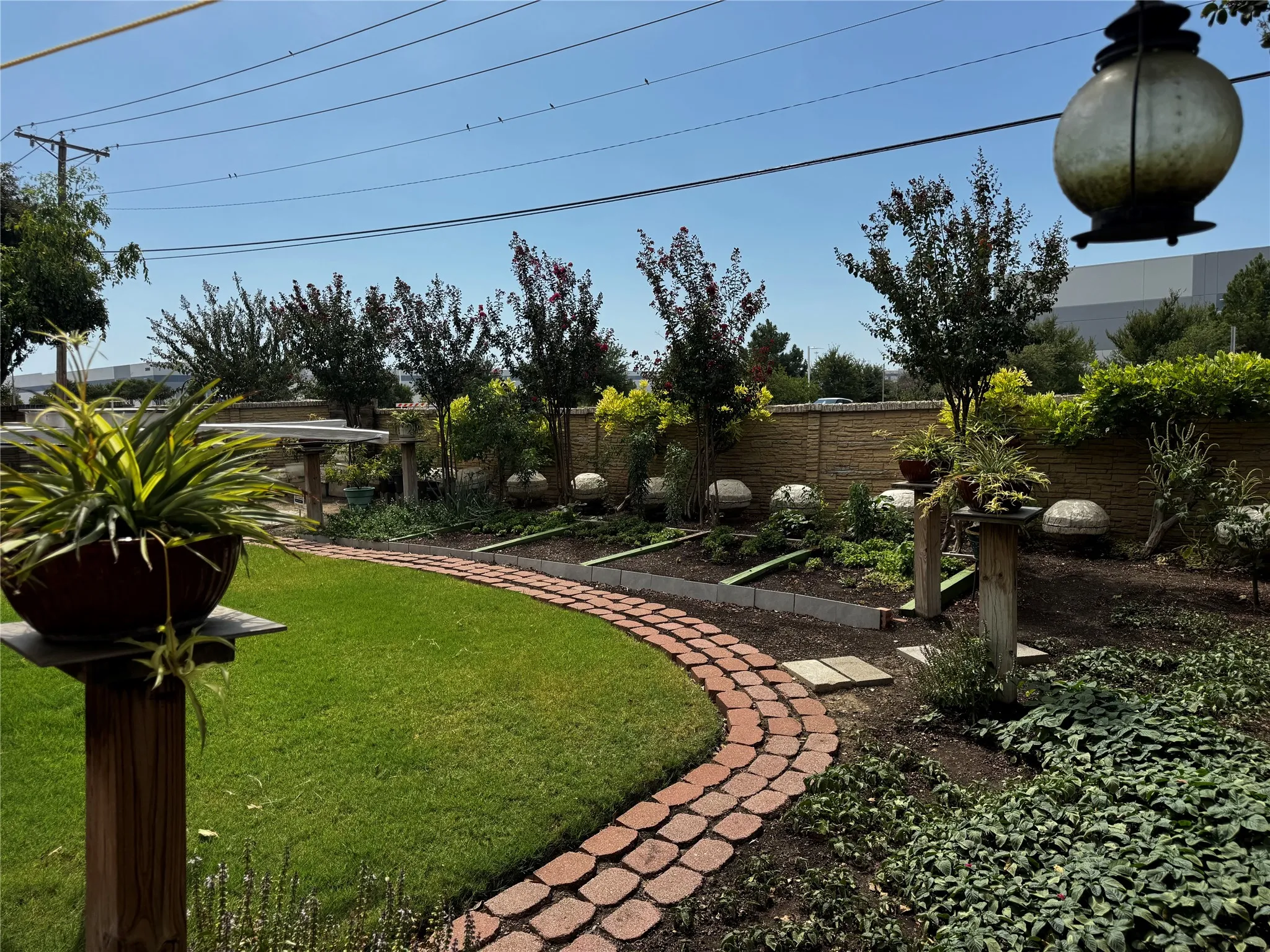 Single Family Residence For Sale in Tarrant County , 2720 Gray Rock Drive, Fort Worth, Texas 76131, 3 Bedroom, 2 Bathroom, 2 Garage spaces, 2,035 Sqft, built in 2003, mls#21374232, Real Estate Agent in Fort Worth, Homes For Sale in Tarrant county, Homes For Sale in Fort Worth, Realtor in Fort Worth Texas, Real Estate Brokerage Independent Realty Texas, Luminita Cordes Realtor