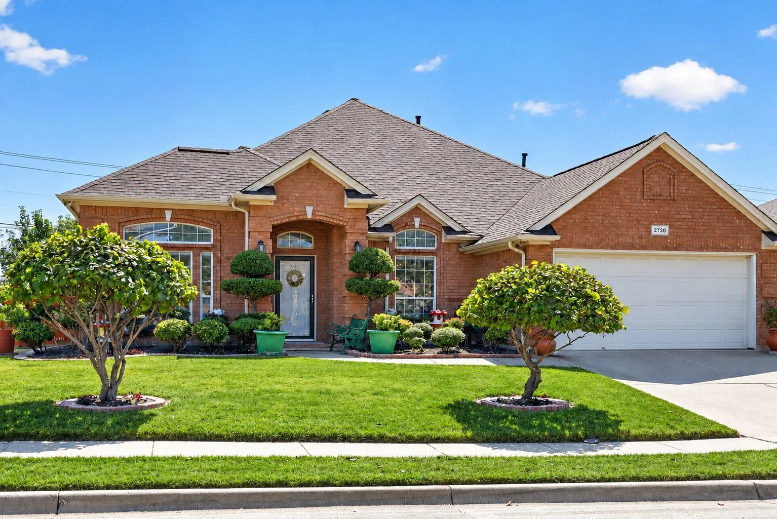 Single Family Residence For Sale in Tarrant County , 2720 Gray Rock Drive, Fort Worth, Texas 76131, 3 Bedroom, 2 Bathroom, 2 Garage spaces, 2,035 Sqft, built in 2003, mls#21374232, Real Estate Agent in Fort Worth, Homes For Sale in Tarrant county, Homes For Sale in Fort Worth, Realtor in Fort Worth Texas, Real Estate Brokerage Independent Realty Texas, Luminita Cordes Realtor