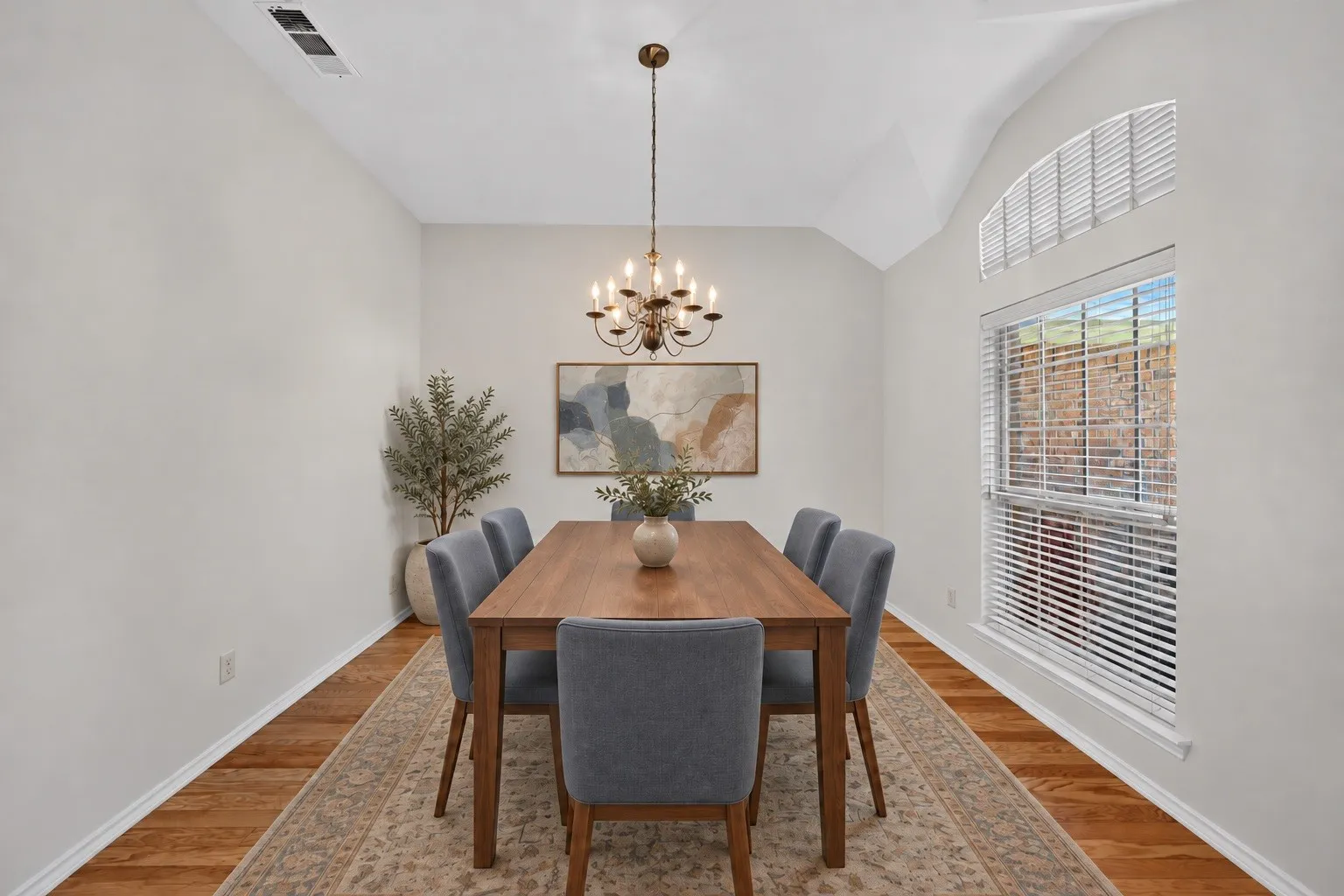 Single Family Residence For Sale in Tarrant County , 2720 Gray Rock Drive, Fort Worth, Texas 76131, 3 Bedroom, 2 Bathroom, 2 Garage spaces, 2,035 Sqft, built in 2003, mls#21374232, Real Estate Agent in Fort Worth, Homes For Sale in Tarrant county, Homes For Sale in Fort Worth, Realtor in Fort Worth Texas, Real Estate Brokerage Independent Realty Texas, Luminita Cordes Realtor
