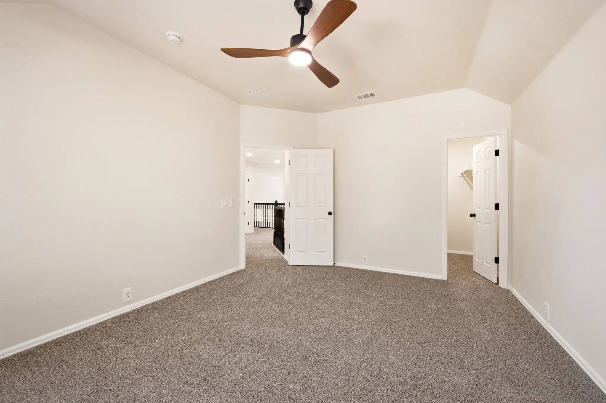 Single Family Residence For Sale in Tarrant County , 7833 Harvest Hill Road, North Richland Hills, Texas 76182, 5 Bedroom, 3 Bathroom, 3 Garage spaces, 2,872 Sqft, built in 2003, mls#21405847, Real Estate Agent in North Richland Hills, Homes For Sale in Tarrant county, Homes For Sale in North Richland Hills, Realtor in North Richland Hills Texas, Real Estate Brokerage Independent Realty Texas, Luminita Cordes Realtor