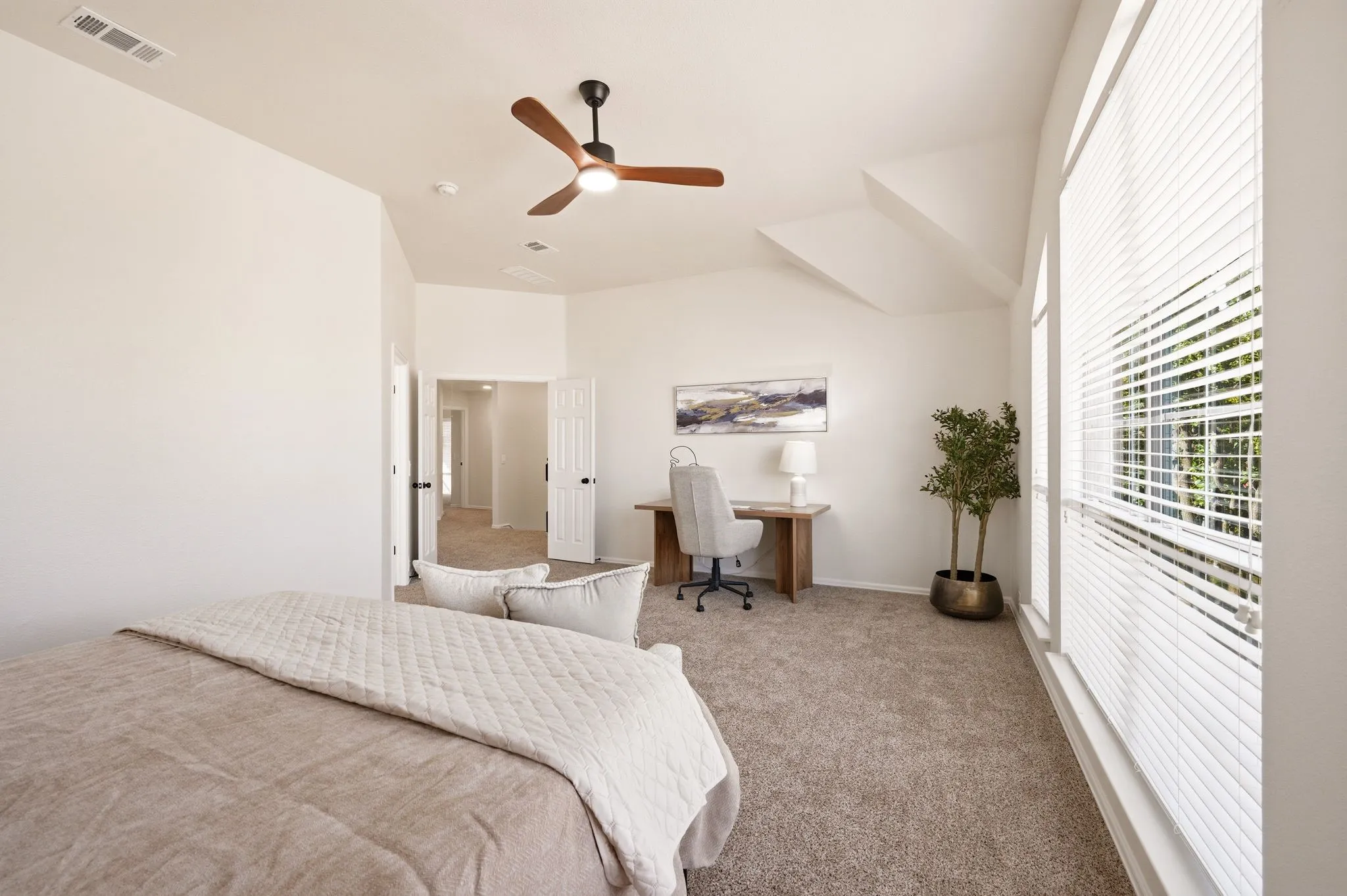 Single Family Residence For Sale in Tarrant County , 7833 Harvest Hill Road, North Richland Hills, Texas 76182, 5 Bedroom, 3 Bathroom, 3 Garage spaces, 2,872 Sqft, built in 2003, mls#21405847, Real Estate Agent in North Richland Hills, Homes For Sale in Tarrant county, Homes For Sale in North Richland Hills, Realtor in North Richland Hills Texas, Real Estate Brokerage Independent Realty Texas, Luminita Cordes Realtor