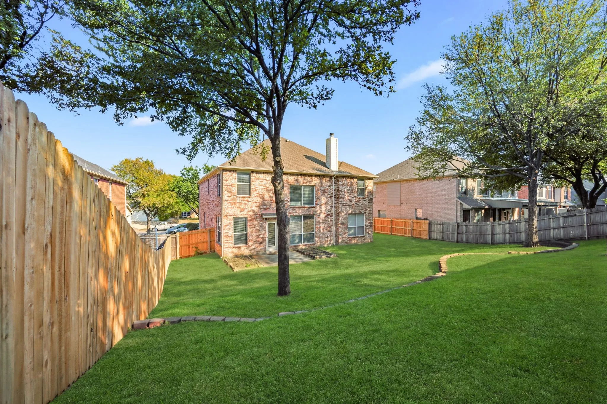Single Family Residence For Sale in Tarrant County , 7833 Harvest Hill Road, North Richland Hills, Texas 76182, 5 Bedroom, 3 Bathroom, 3 Garage spaces, 2,872 Sqft, built in 2003, mls#21405847, Real Estate Agent in North Richland Hills, Homes For Sale in Tarrant county, Homes For Sale in North Richland Hills, Realtor in North Richland Hills Texas, Real Estate Brokerage Independent Realty Texas, Luminita Cordes Realtor