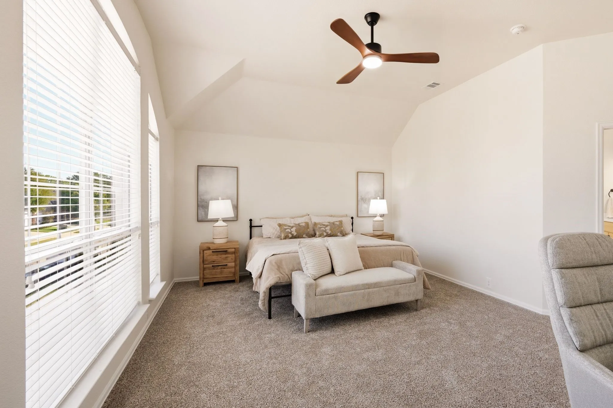 Single Family Residence For Sale in Tarrant County , 7833 Harvest Hill Road, North Richland Hills, Texas 76182, 5 Bedroom, 3 Bathroom, 3 Garage spaces, 2,872 Sqft, built in 2003, mls#21405847, Real Estate Agent in North Richland Hills, Homes For Sale in Tarrant county, Homes For Sale in North Richland Hills, Realtor in North Richland Hills Texas, Real Estate Brokerage Independent Realty Texas, Luminita Cordes Realtor