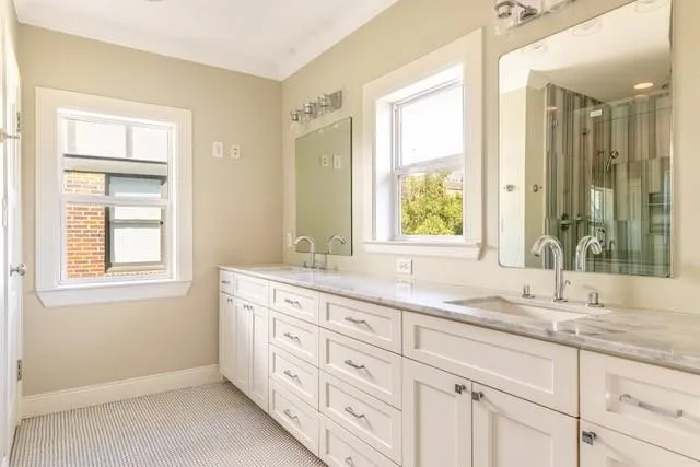 Single Family Residence For Rent in Dallas County , 4009 Prescott Avenue, Dallas, Texas 75219, 3 Bedroom, 3 Bathroom, 2 Garage spaces, 2,948 Sqft, built in 1930, mls#21407372, Real Estate Agent in Dallas, Homes For Rent in Dallas county, Homes For Rent in Dallas, Realtor in Dallas Texas, Real Estate Brokerage Independent Realty Texas, Luminita Cordes Realtor