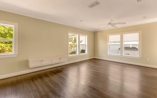 Single Family Residence For Rent in Dallas County , 4009 Prescott Avenue, Dallas, Texas 75219, 3 Bedroom, 3 Bathroom, 2 Garage spaces, 2,948 Sqft, built in 1930, mls#21407372, Real Estate Agent in Dallas, Homes For Rent in Dallas county, Homes For Rent in Dallas, Realtor in Dallas Texas, Real Estate Brokerage Independent Realty Texas, Luminita Cordes Realtor