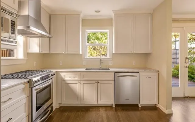 Single Family Residence For Rent in Dallas County , 4009 Prescott Avenue, Dallas, Texas 75219, 3 Bedroom, 3 Bathroom, 2 Garage spaces, 2,948 Sqft, built in 1930, mls#21407372, Real Estate Agent in Dallas, Homes For Rent in Dallas county, Homes For Rent in Dallas, Realtor in Dallas Texas, Real Estate Brokerage Independent Realty Texas, Luminita Cordes Realtor