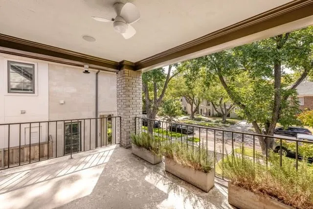Single Family Residence For Rent in Dallas County , 4009 Prescott Avenue, Dallas, Texas 75219, 3 Bedroom, 3 Bathroom, 2 Garage spaces, 2,948 Sqft, built in 1930, mls#21407372, Real Estate Agent in Dallas, Homes For Rent in Dallas county, Homes For Rent in Dallas, Realtor in Dallas Texas, Real Estate Brokerage Independent Realty Texas, Luminita Cordes Realtor