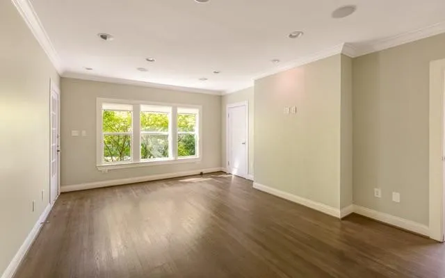 Single Family Residence For Rent in Dallas County , 4009 Prescott Avenue, Dallas, Texas 75219, 3 Bedroom, 3 Bathroom, 2 Garage spaces, 2,948 Sqft, built in 1930, mls#21407372, Real Estate Agent in Dallas, Homes For Rent in Dallas county, Homes For Rent in Dallas, Realtor in Dallas Texas, Real Estate Brokerage Independent Realty Texas, Luminita Cordes Realtor