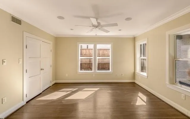 Single Family Residence For Rent in Dallas County , 4009 Prescott Avenue, Dallas, Texas 75219, 3 Bedroom, 3 Bathroom, 2 Garage spaces, 2,948 Sqft, built in 1930, mls#21407372, Real Estate Agent in Dallas, Homes For Rent in Dallas county, Homes For Rent in Dallas, Realtor in Dallas Texas, Real Estate Brokerage Independent Realty Texas, Luminita Cordes Realtor
