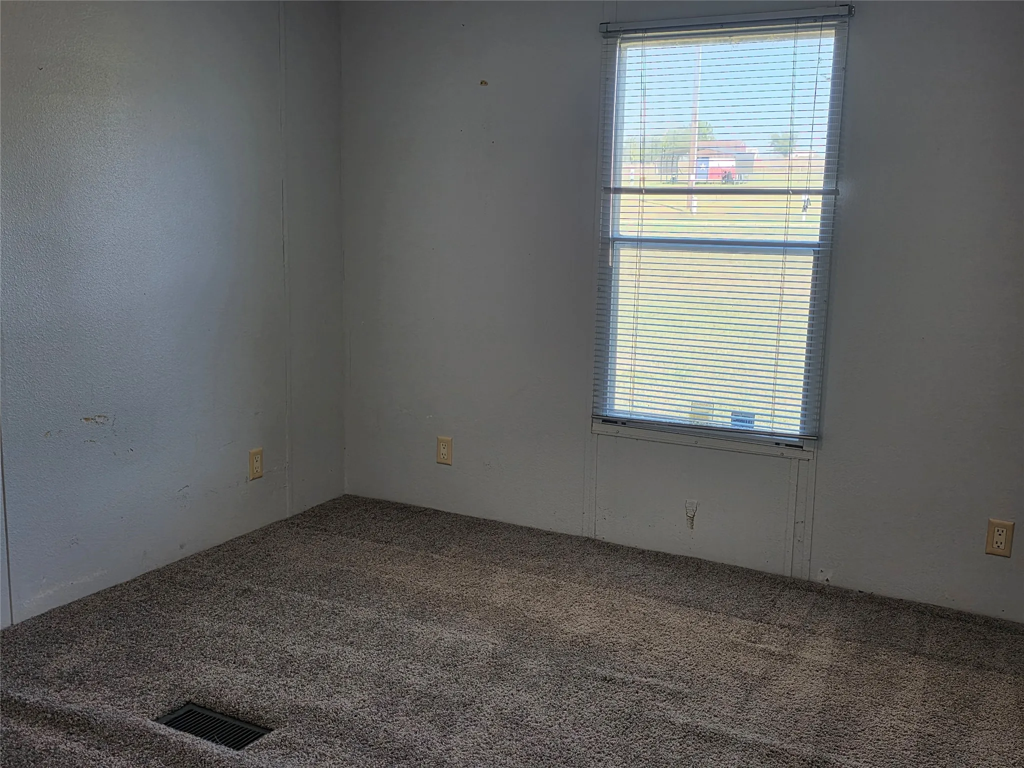 Manufactured Home For Sale in Johnson County , 5905 Texas Street, Joshua, Texas 76058, 3 Bedroom, 2 Bathroom, Garage spaces, 1,344 Sqft, built in 1999, mls#21406861, Real Estate Agent in Joshua, Homes For Sale in Johnson county, Homes For Sale in Joshua, Realtor in Joshua Texas, Real Estate Brokerage Independent Realty Texas, Luminita Cordes Realtor