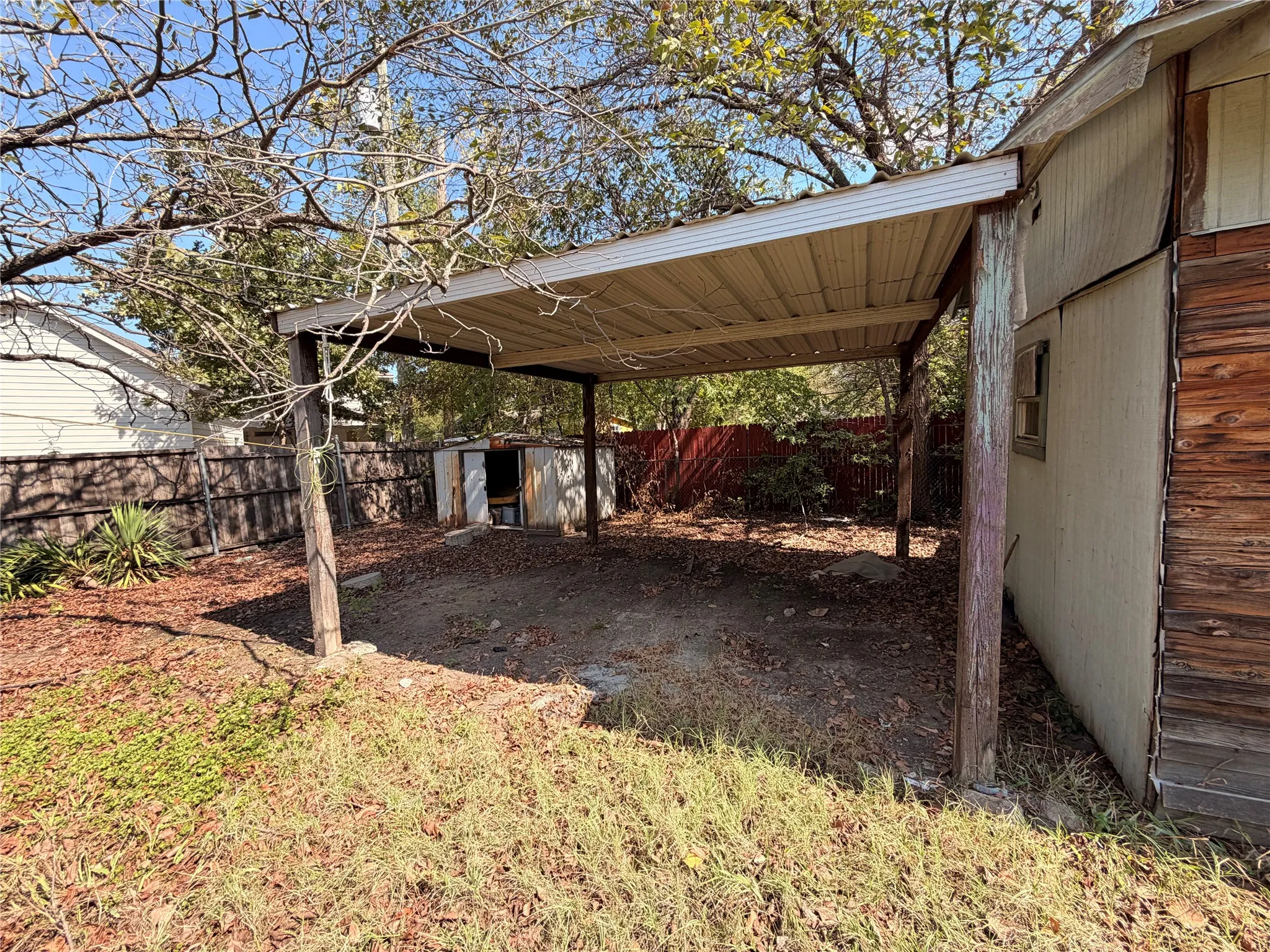 Single Family Residence For Sale in Dallas County , 8109 Burroaks Drive, Dallas, Texas 75217, 2 Bedroom, 1 Bathroom, Garage spaces, 749 Sqft, built in 1954, mls#21407422, Real Estate Agent in Dallas, Homes For Sale in Dallas county, Homes For Sale in Dallas, Realtor in Dallas Texas, Real Estate Brokerage Independent Realty Texas, Luminita Cordes Realtor