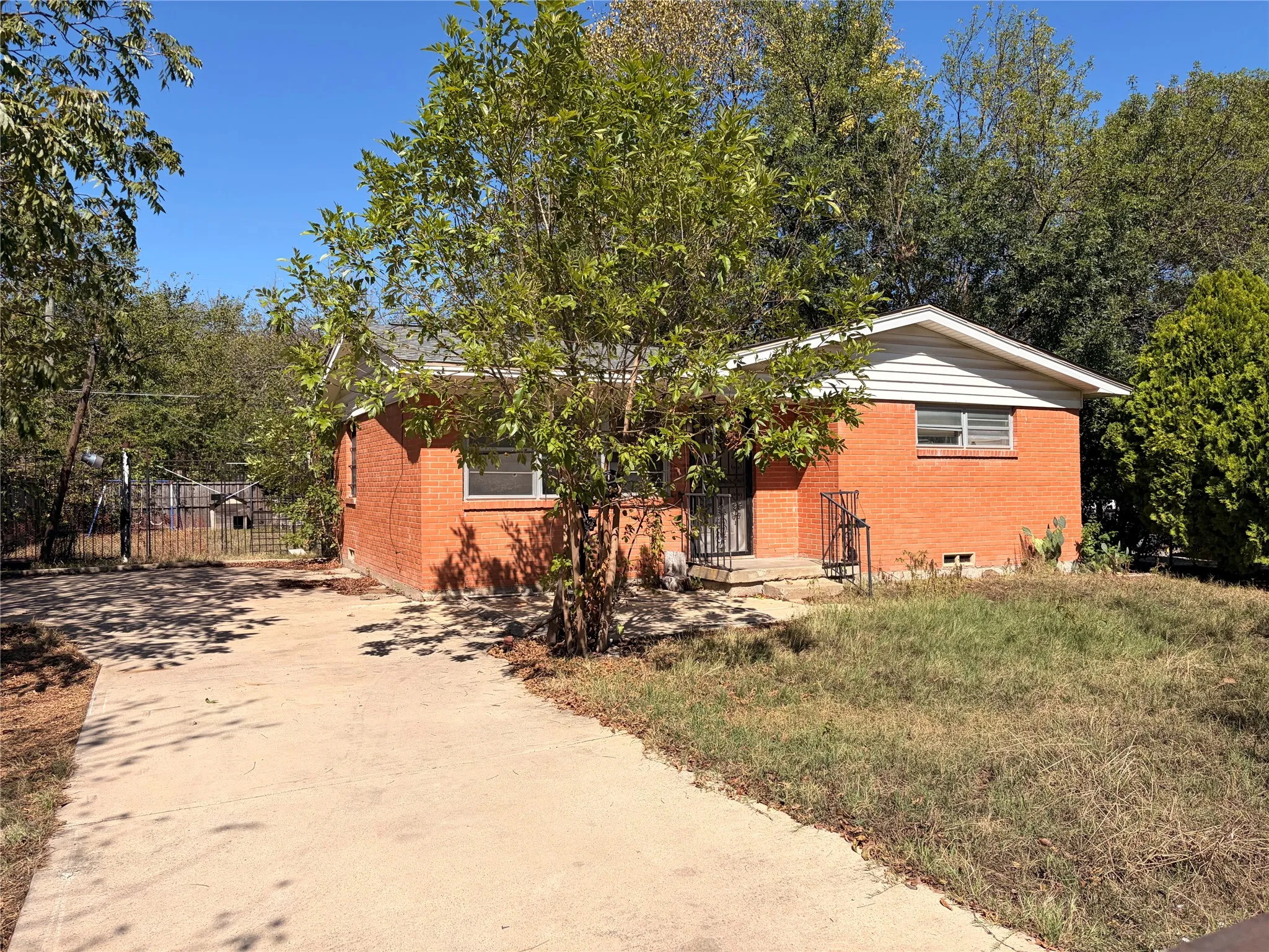 Single Family Residence For Sale