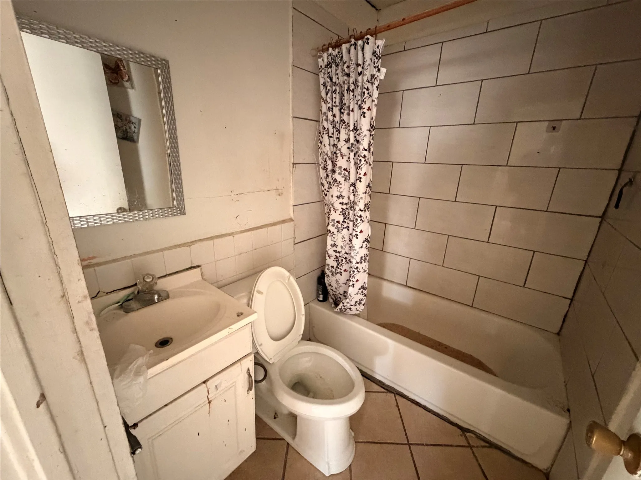 Single Family Residence For Sale in Dallas County , 8109 Burroaks Drive, Dallas, Texas 75217, 2 Bedroom, 1 Bathroom, Garage spaces, 749 Sqft, built in 1954, mls#21407422, Real Estate Agent in Dallas, Homes For Sale in Dallas county, Homes For Sale in Dallas, Realtor in Dallas Texas, Real Estate Brokerage Independent Realty Texas, Luminita Cordes Realtor