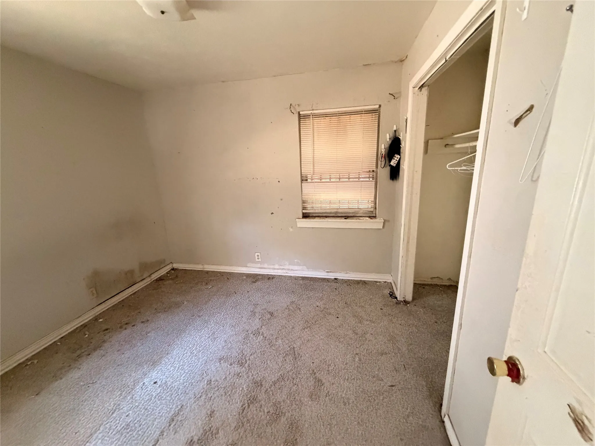 Single Family Residence For Sale in Dallas County , 8109 Burroaks Drive, Dallas, Texas 75217, 2 Bedroom, 1 Bathroom, Garage spaces, 749 Sqft, built in 1954, mls#21407422, Real Estate Agent in Dallas, Homes For Sale in Dallas county, Homes For Sale in Dallas, Realtor in Dallas Texas, Real Estate Brokerage Independent Realty Texas, Luminita Cordes Realtor