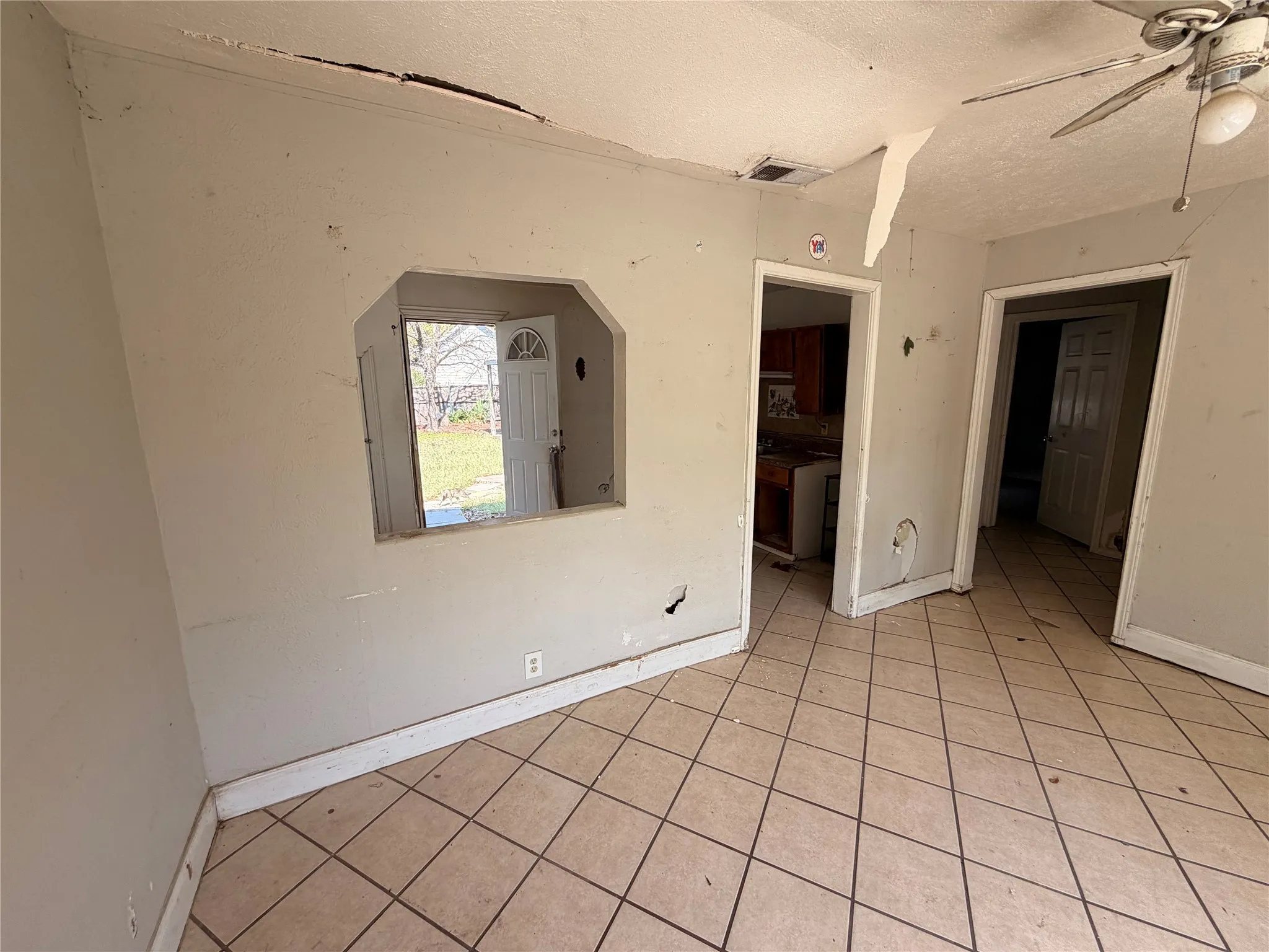 Single Family Residence For Sale in Dallas County , 8109 Burroaks Drive, Dallas, Texas 75217, 2 Bedroom, 1 Bathroom, Garage spaces, 749 Sqft, built in 1954, mls#21407422, Real Estate Agent in Dallas, Homes For Sale in Dallas county, Homes For Sale in Dallas, Realtor in Dallas Texas, Real Estate Brokerage Independent Realty Texas, Luminita Cordes Realtor