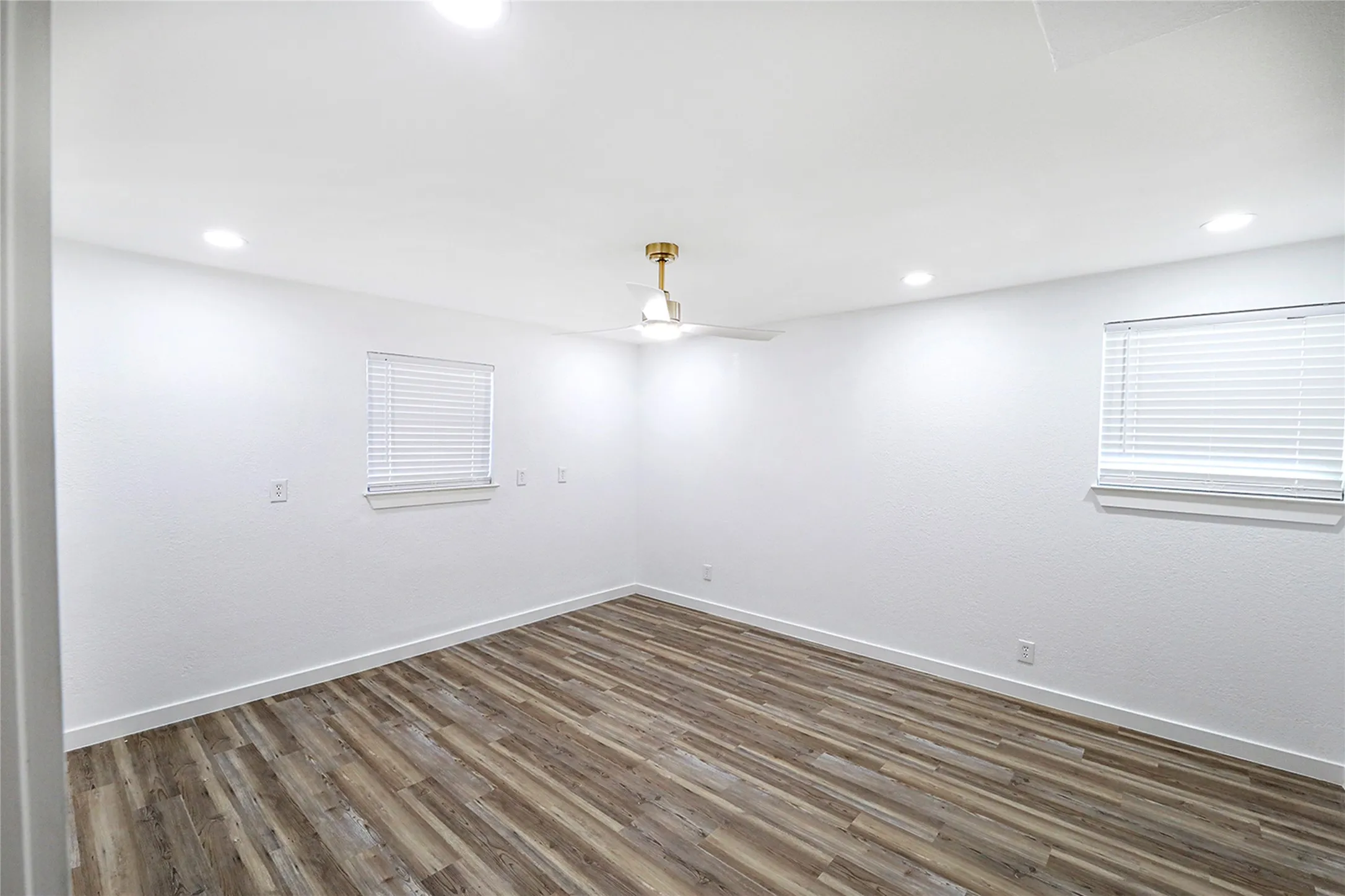 Single Family Residence For Sale in Montague County , 506 Lindsey Street, Bowie, Texas 76230, 4 Bedroom, 2 Bathroom, 1 Garage spaces, 1,482 Sqft, built in 1958, mls#21404748, Real Estate Agent in Bowie, Homes For Sale in Montague county, Homes For Sale in Bowie, Realtor in Bowie Texas, Real Estate Brokerage Independent Realty Texas, Luminita Cordes Realtor
